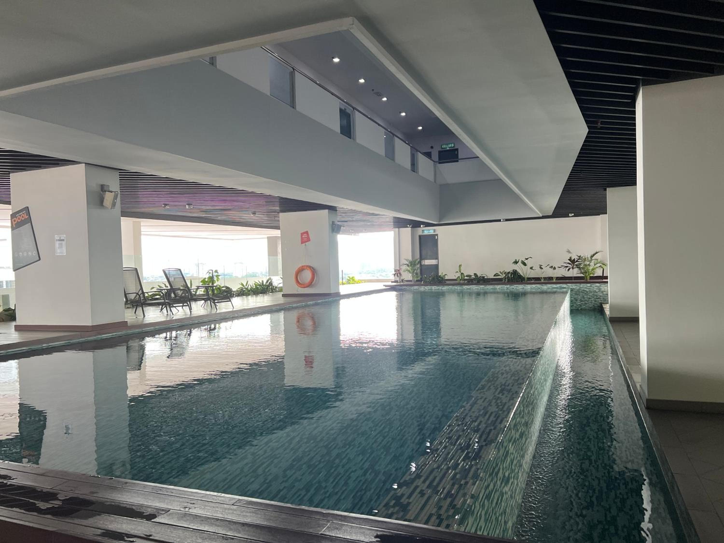 Luxury Stay With Workspace 1-6Pax 1U FreeParking High Speed WiFi