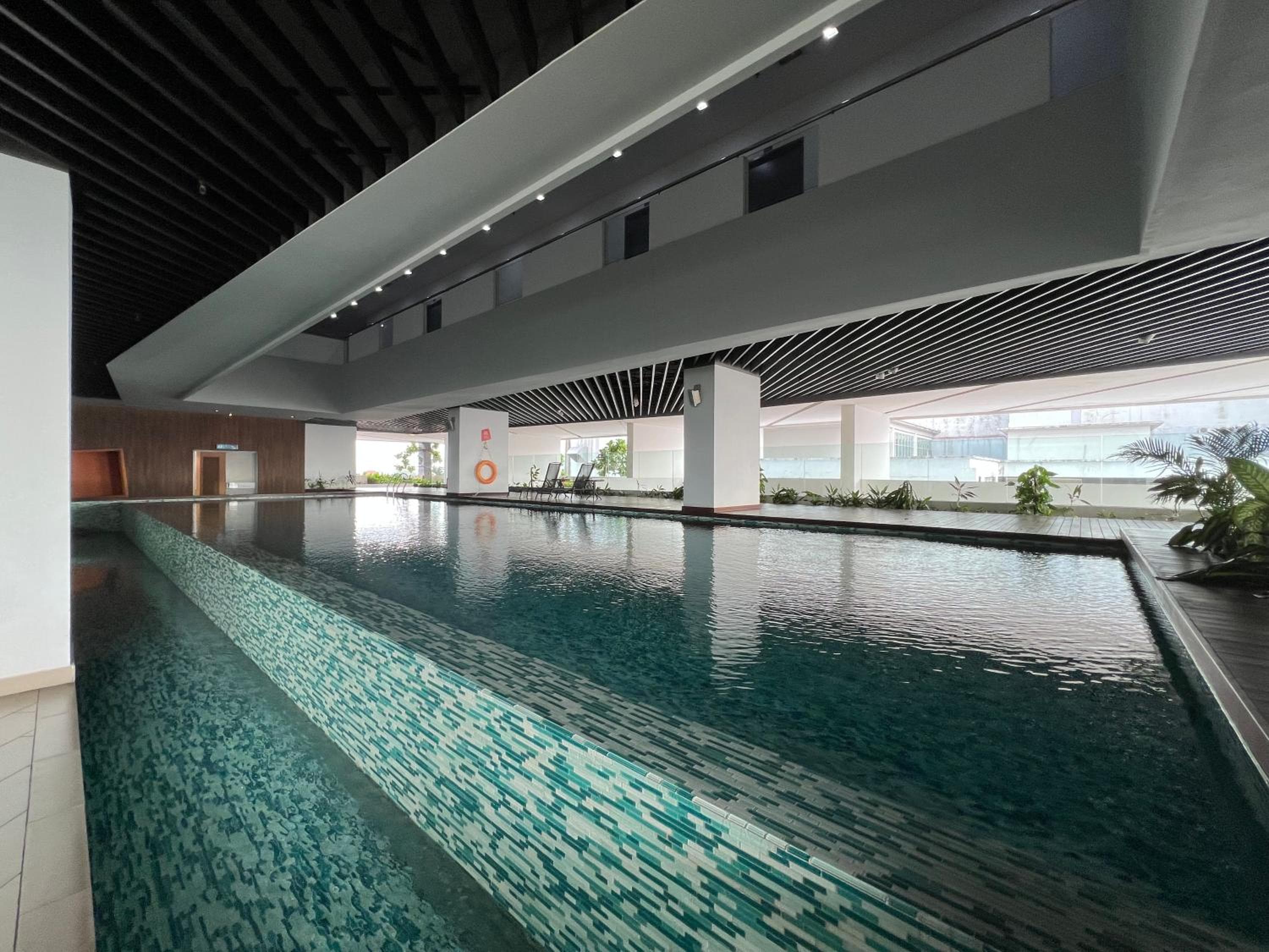 Luxury Stay With Workspace 1-6Pax 1U FreeParking High Speed WiFi