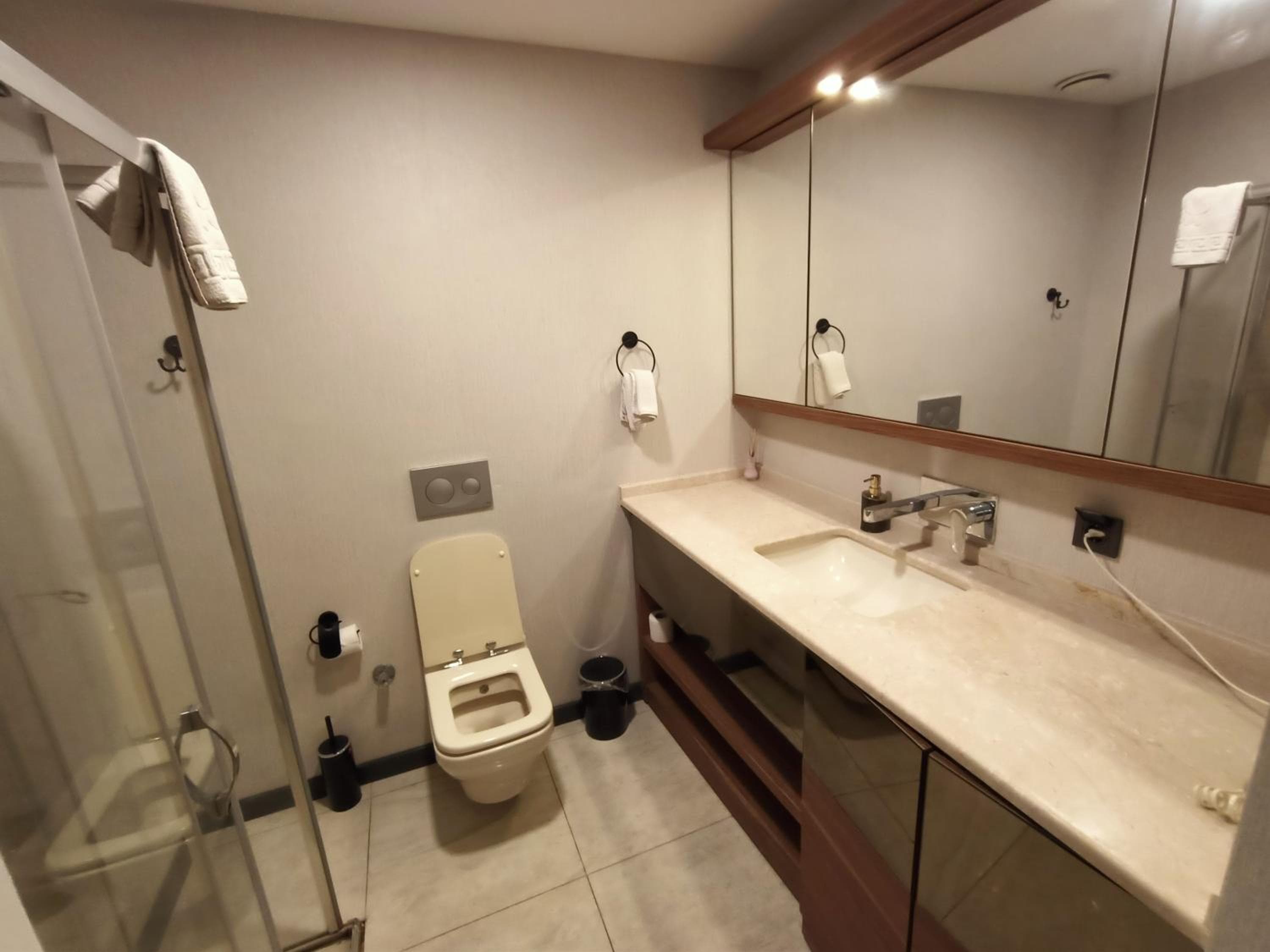 NEW FALCON Palas OTEL