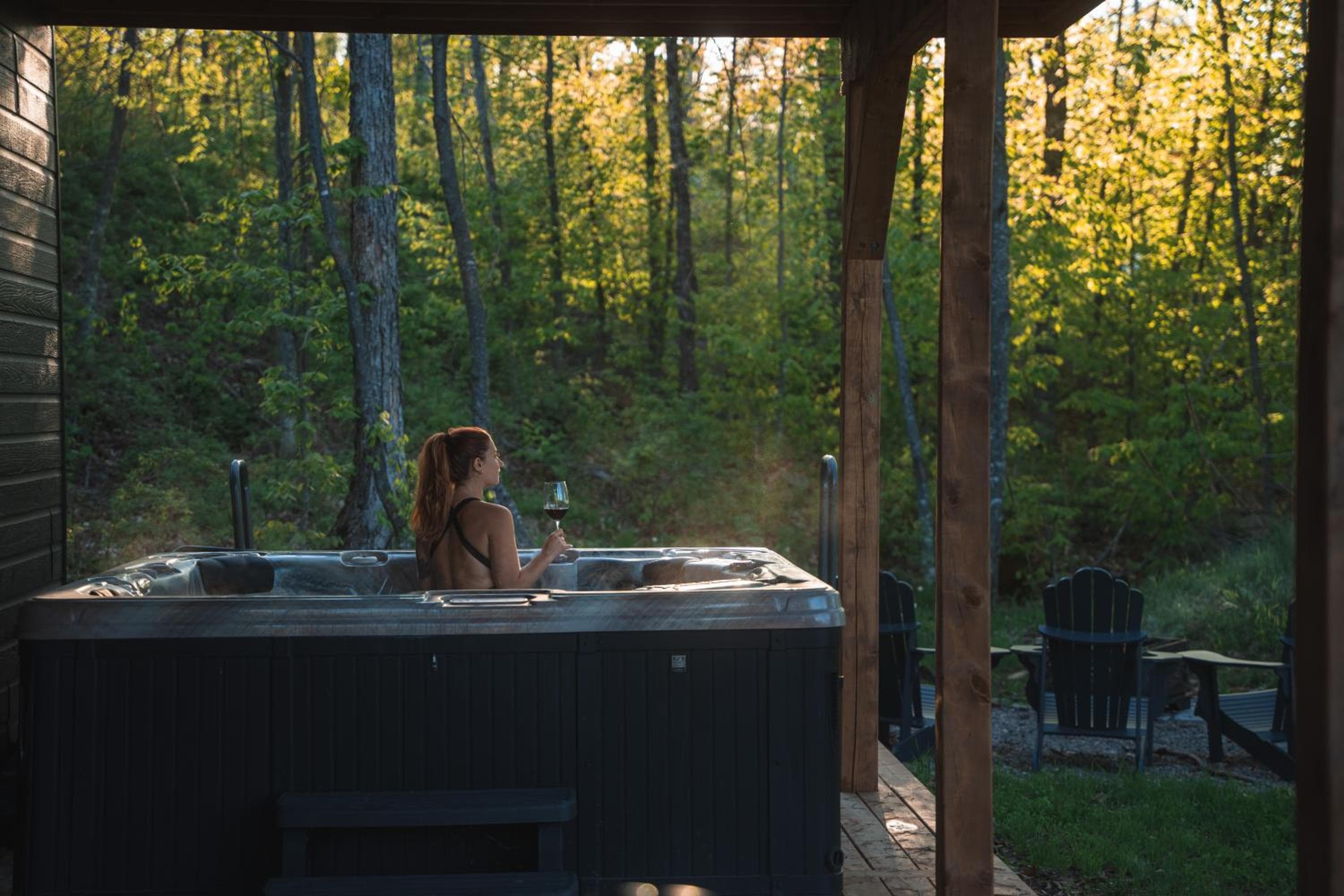 Bellaria Chalet with Private Hot Tub & Mont-Tremblant Escape