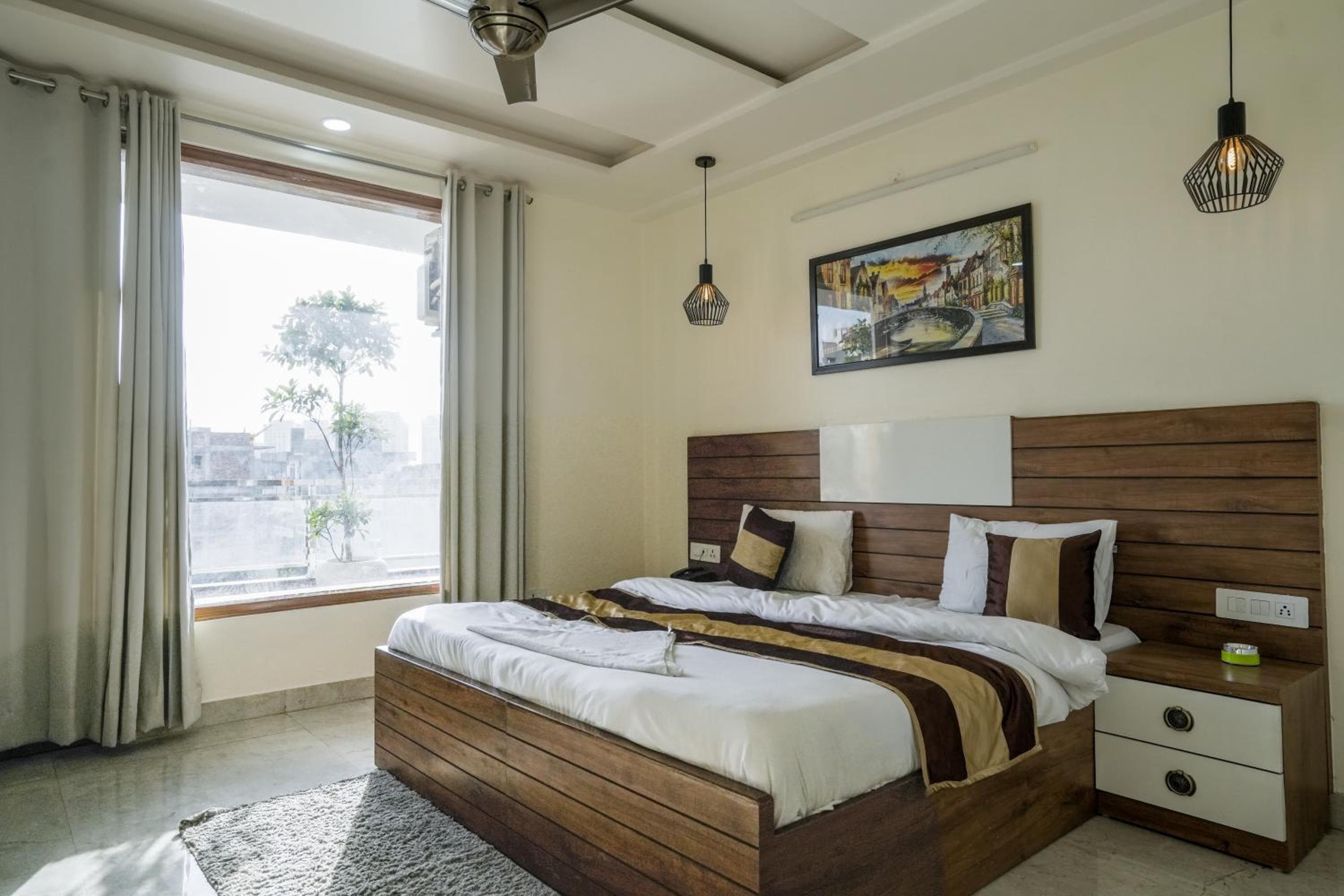 Hotel Maharaja Palace Boutique Hotels Near Medanta Medicity Gurgaon