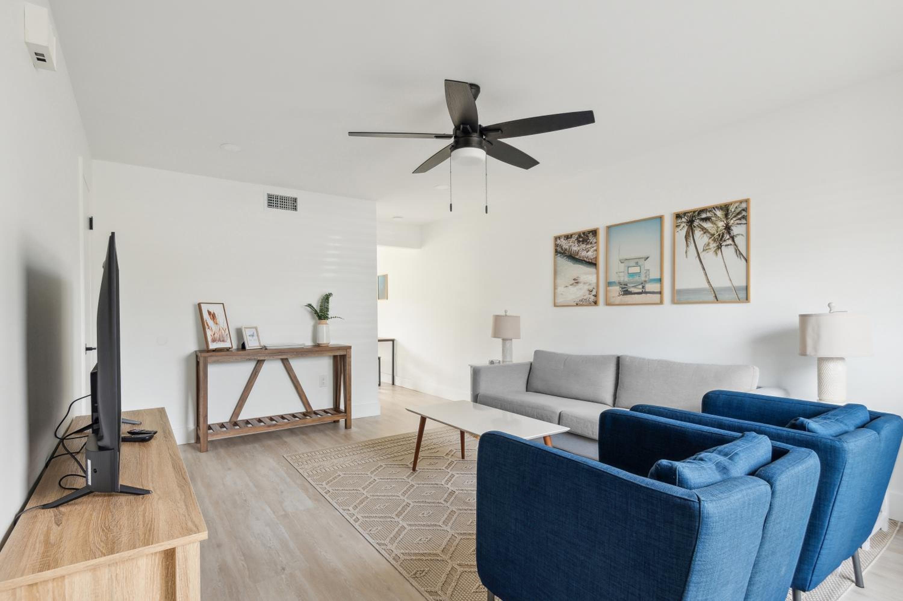 Amazing 2 Bedroom Townhouse near beach