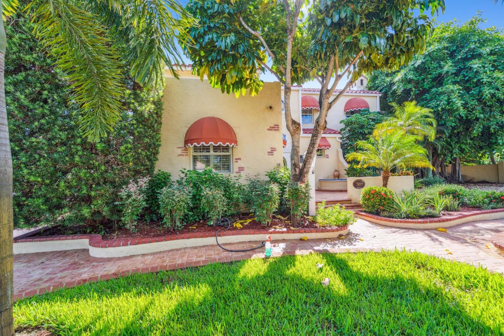 Banyan House Vacation Rentals