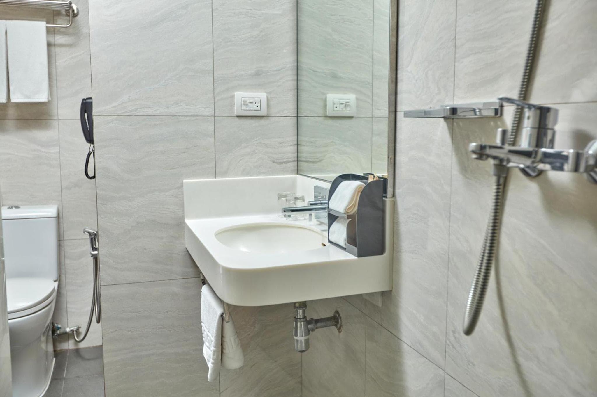 Belmont Hotel Manila near NAIA Terminal 3 MNL