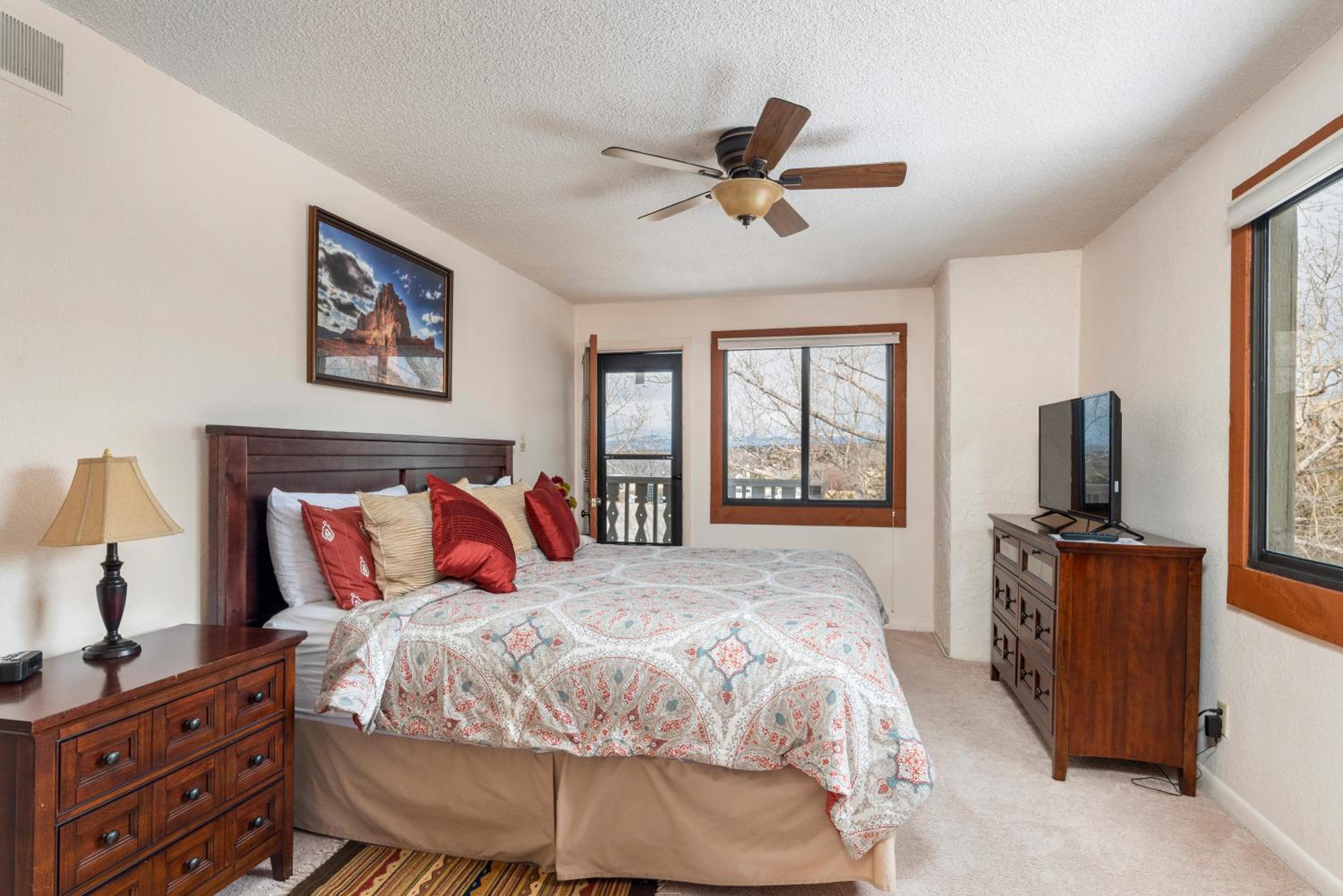 Fort Marcy Suites by All Seasons Resort Lodging