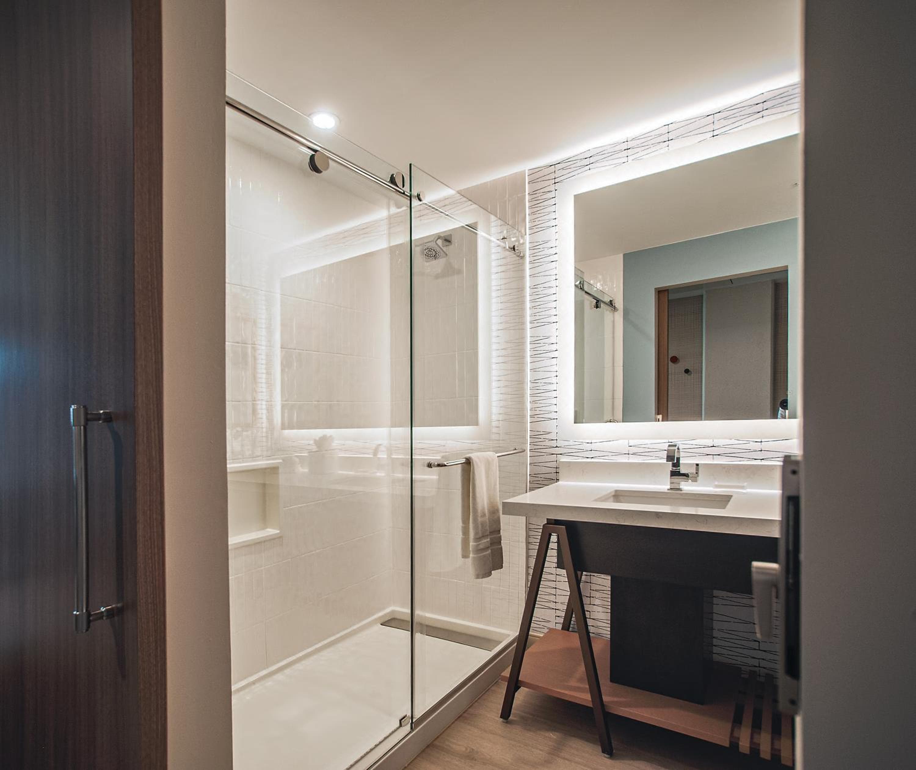 Cambria Hotel Austin Downtown