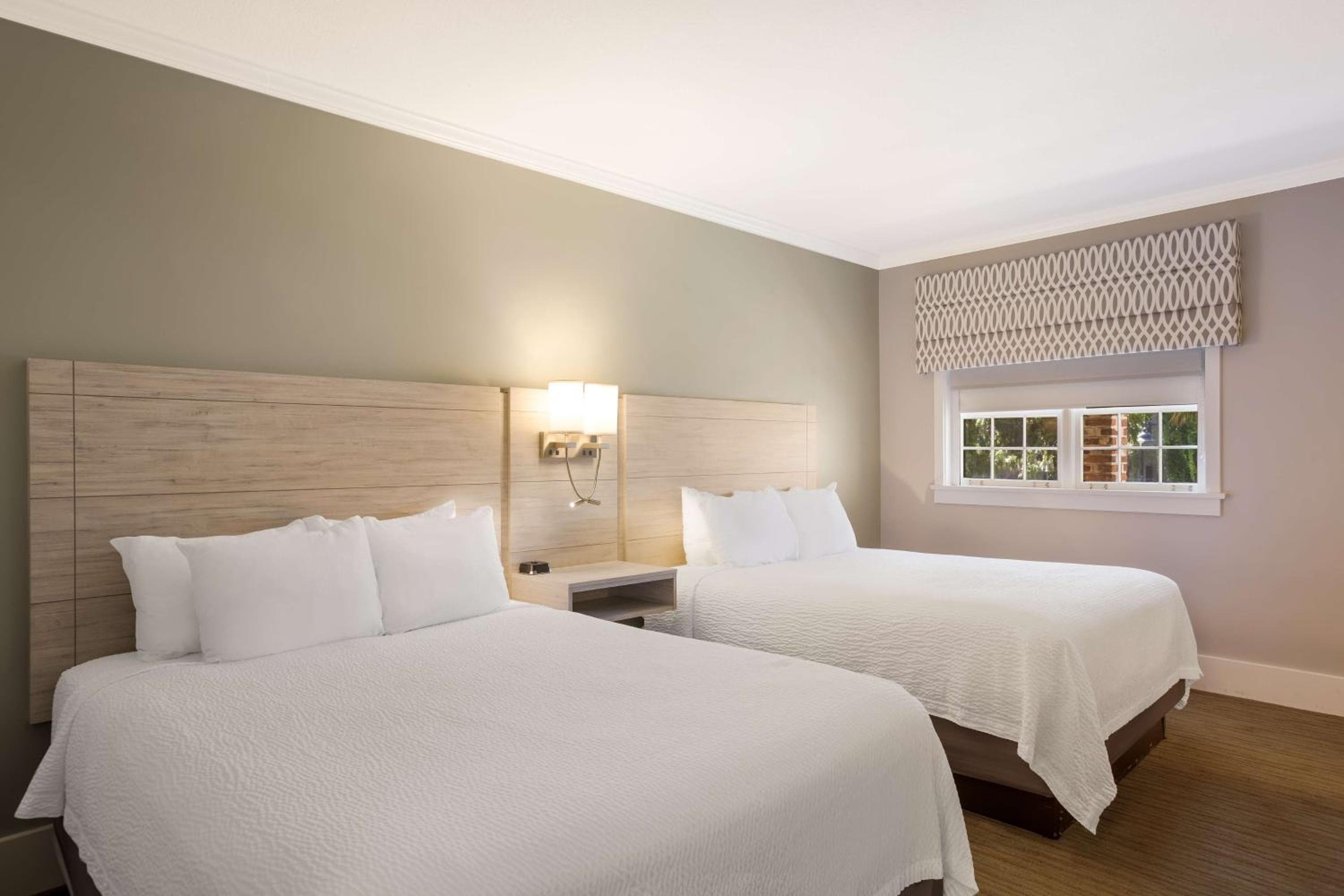 Best Western Sea Island Inn
