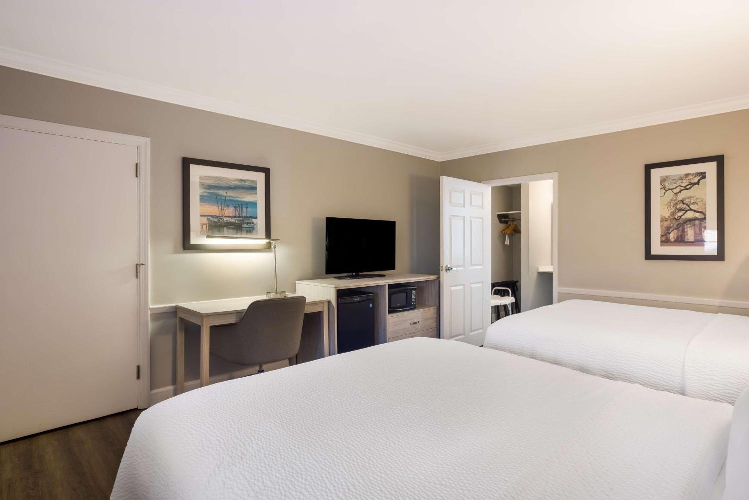 Best Western Sea Island Inn