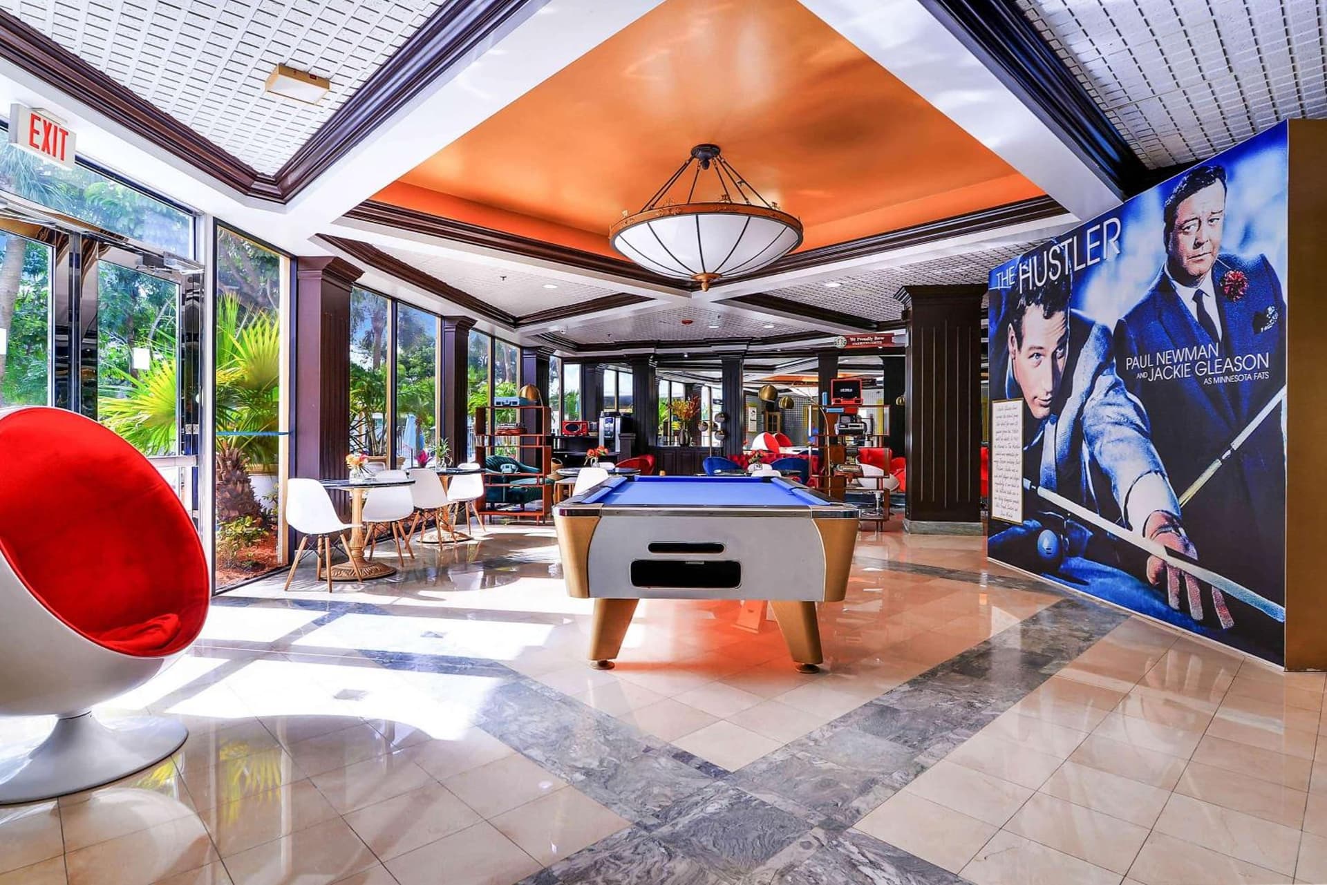 lounge