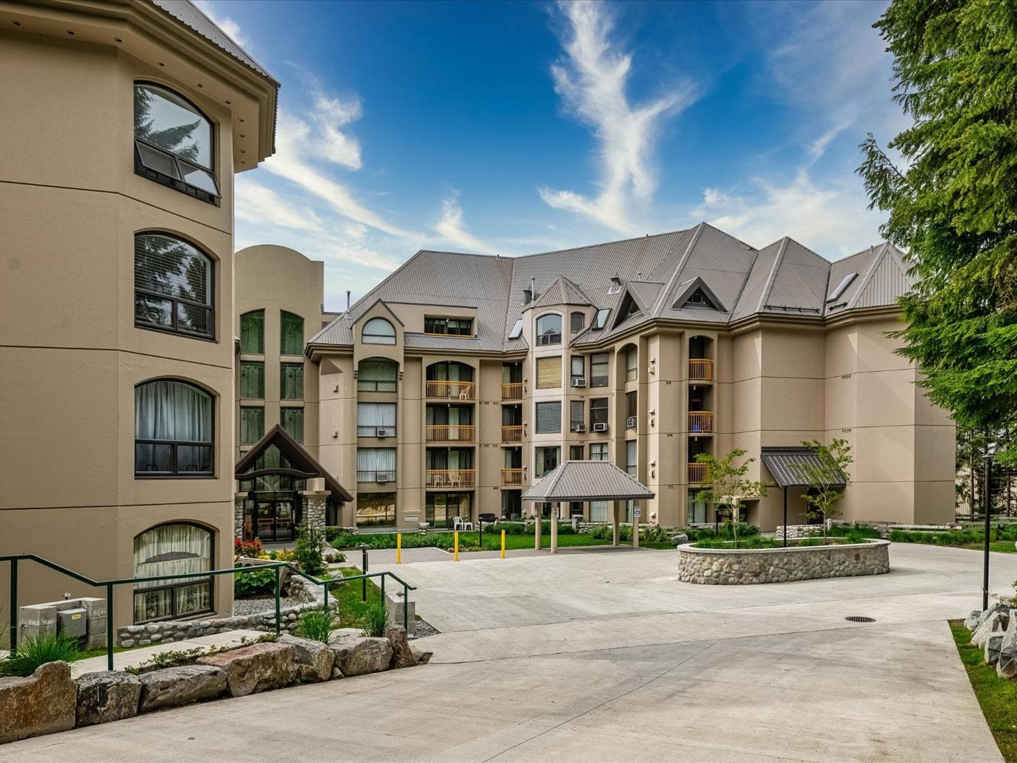 Ski In/Out, Steam Shower, Pool, Hot Tub, Sauna