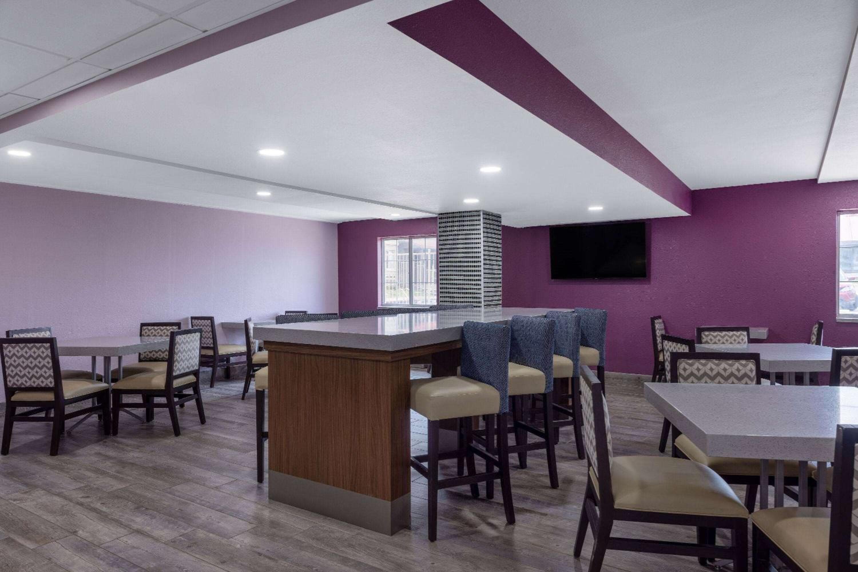 La Quinta Inn by Wyndham Kansas City Lenexa