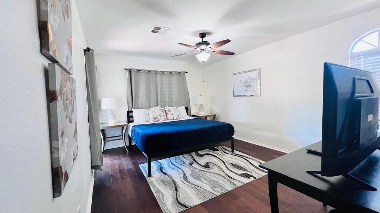 Cozy 3 Bedrooms Town home in Chandler with community pool