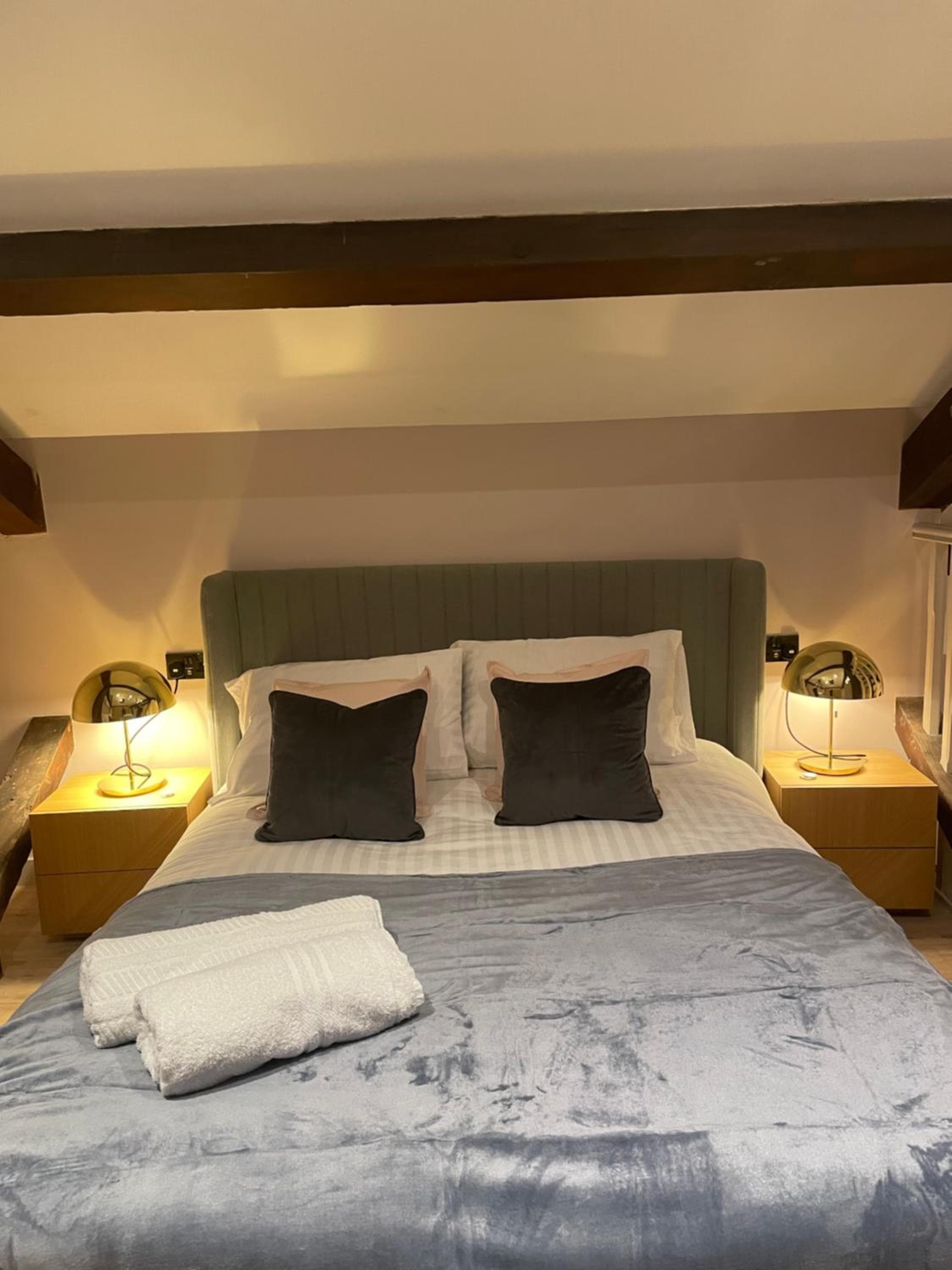 M1 City Centre 3 Bed 3 Bath Luxe Penthouse