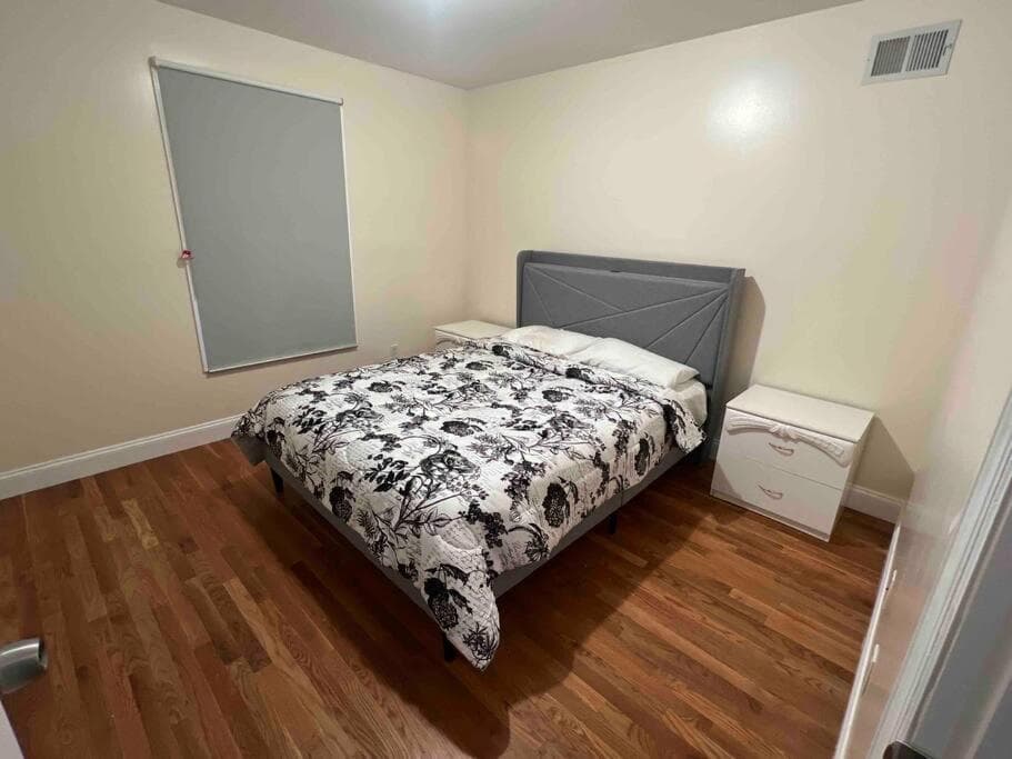 Family Friendly NYC Access 7 Guests