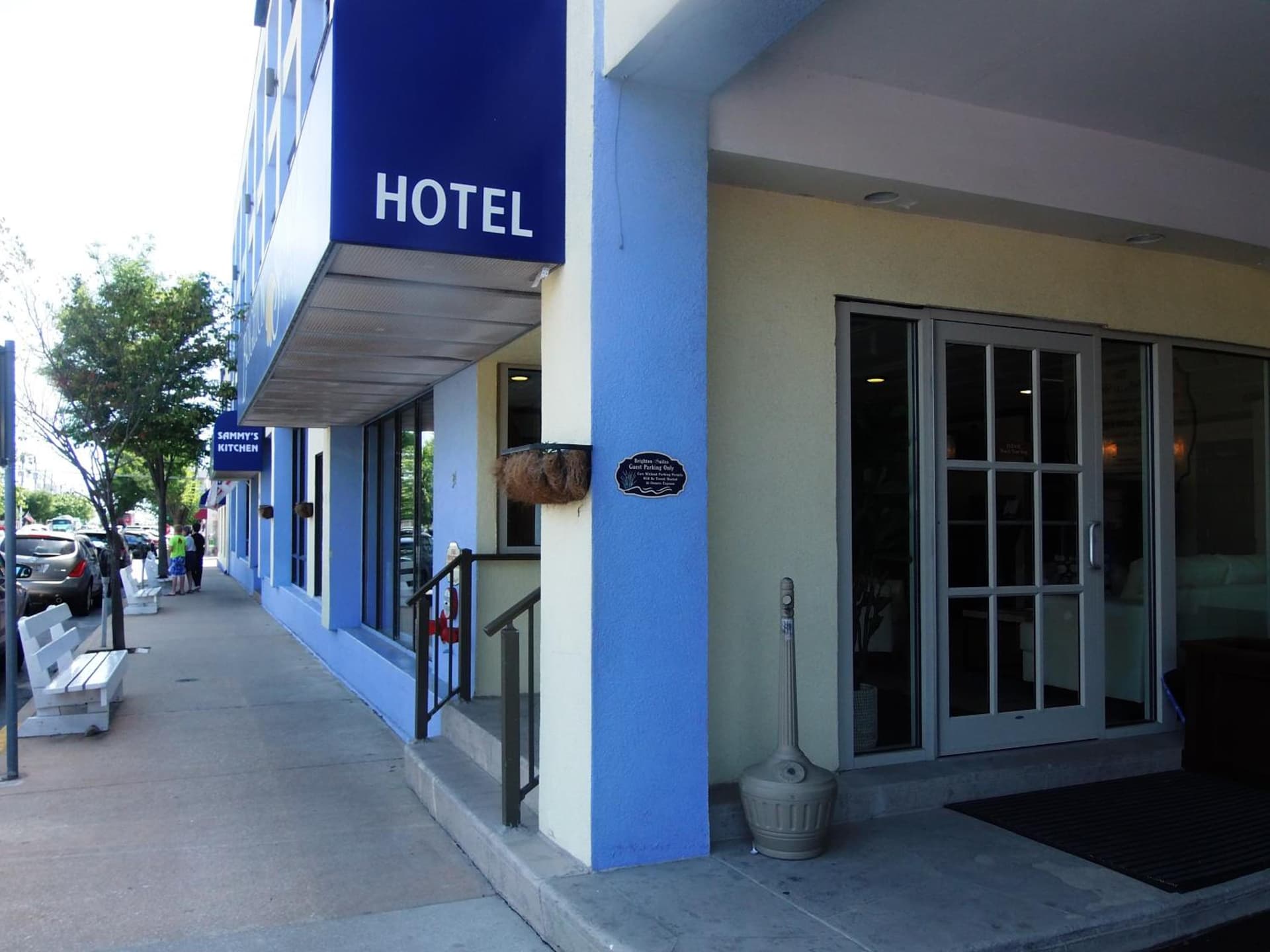 Brighton Suites Hotel