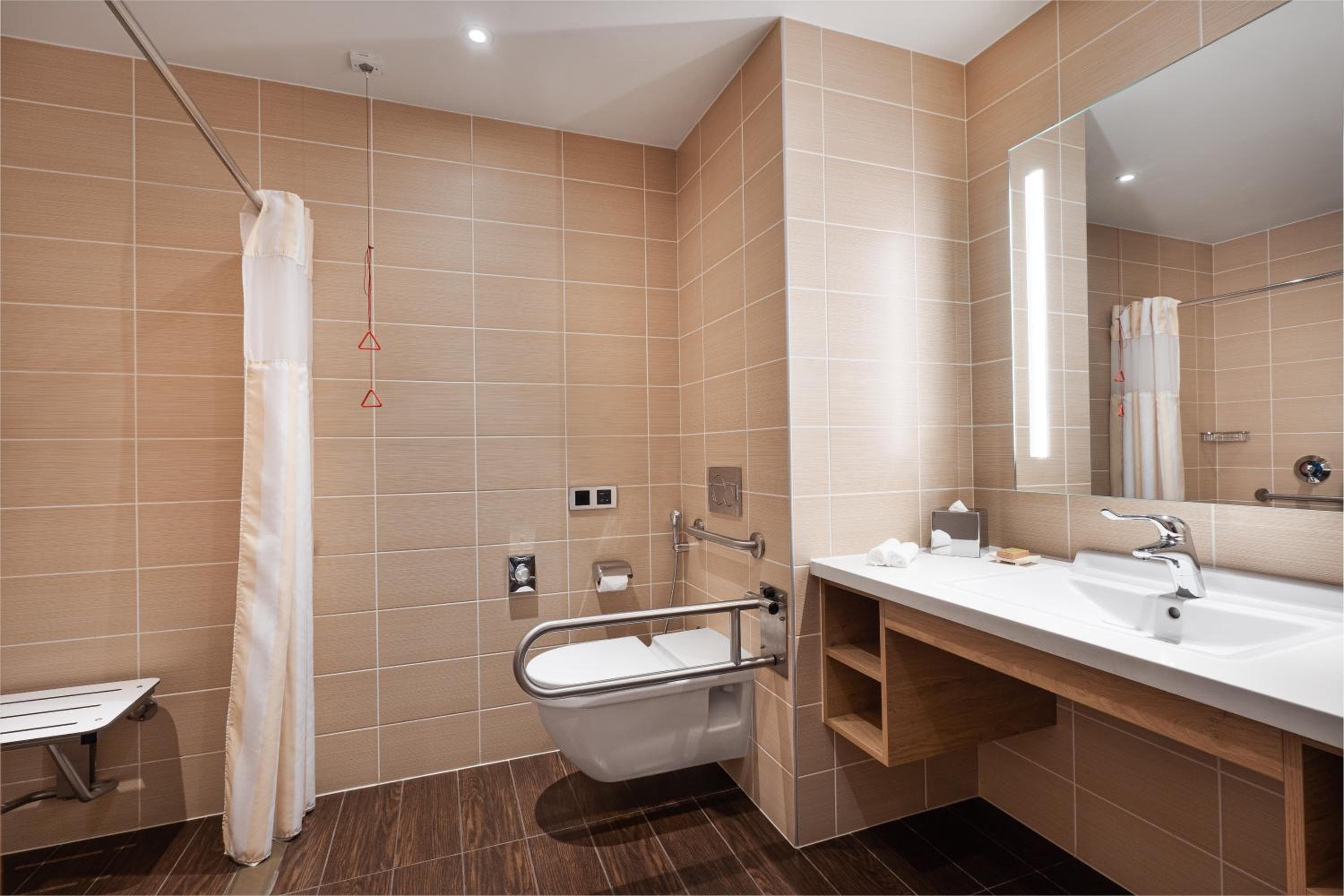 Hilton Garden Inn Dubai, Mall Avenue
