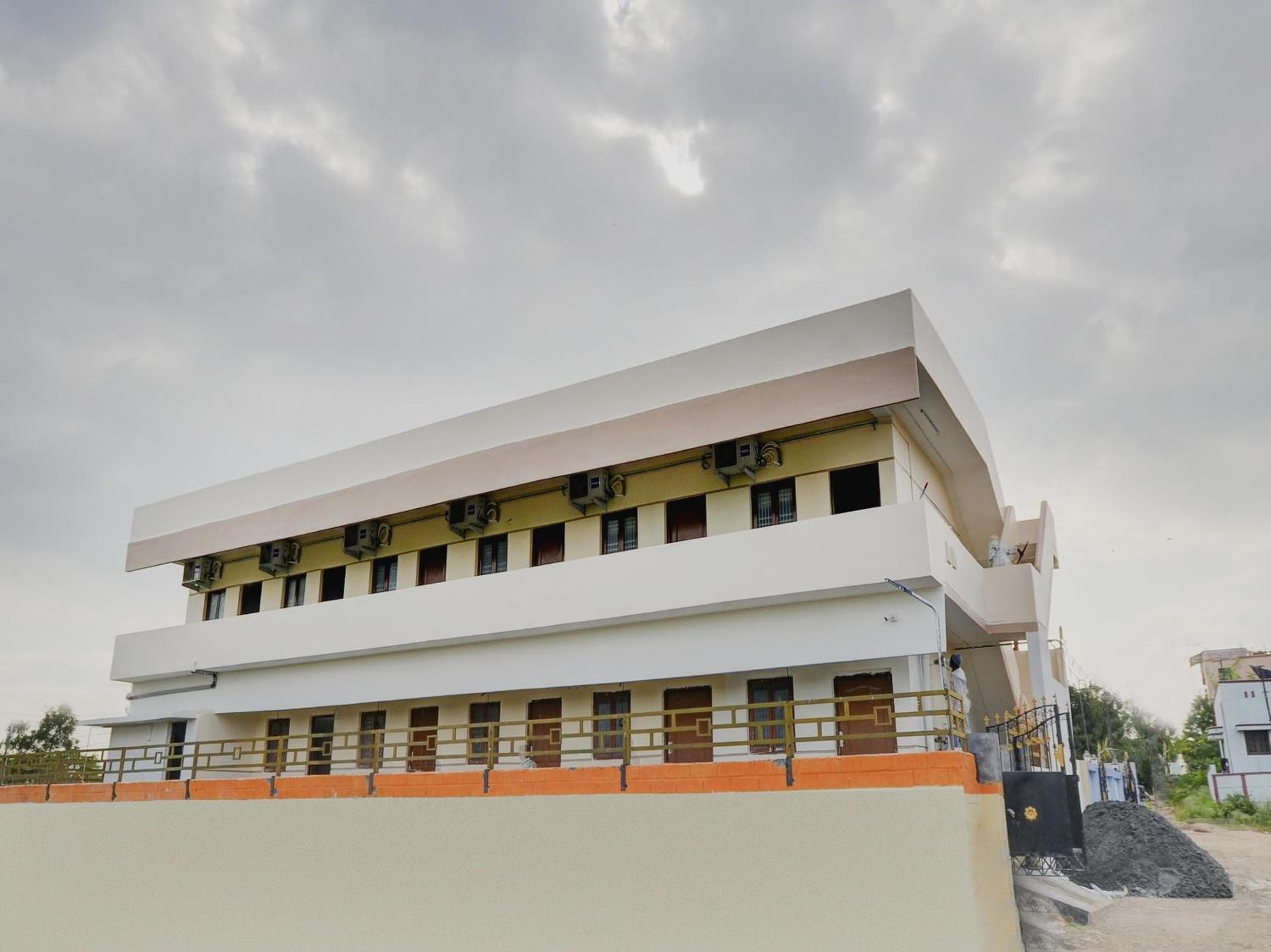 Hotel O Aruthraa Residency