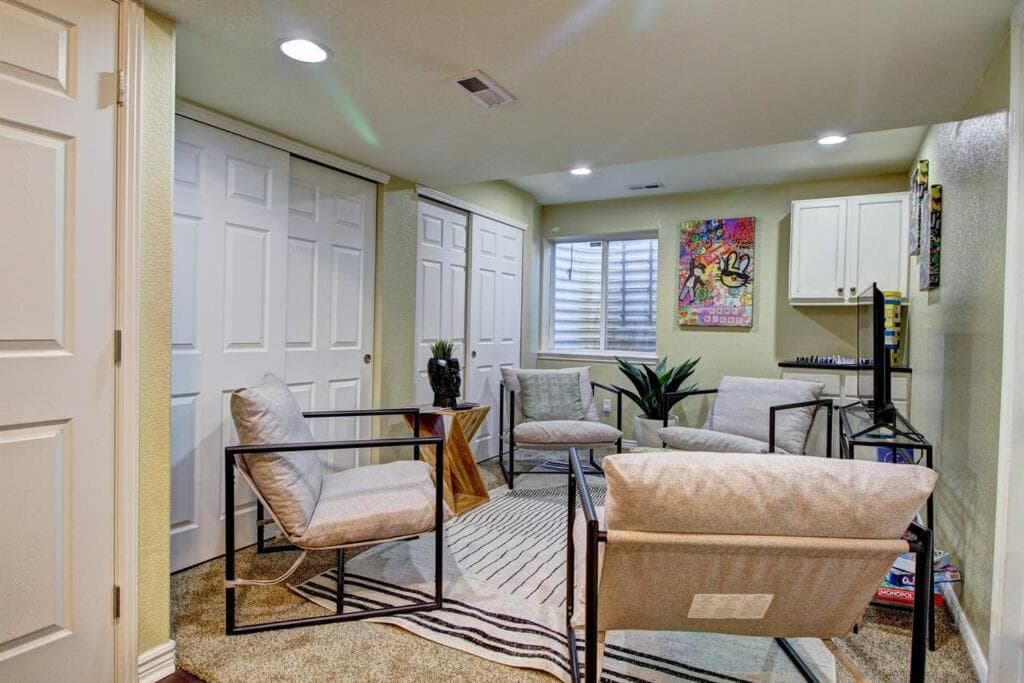 Lakeview - Gameroom - Pool Table