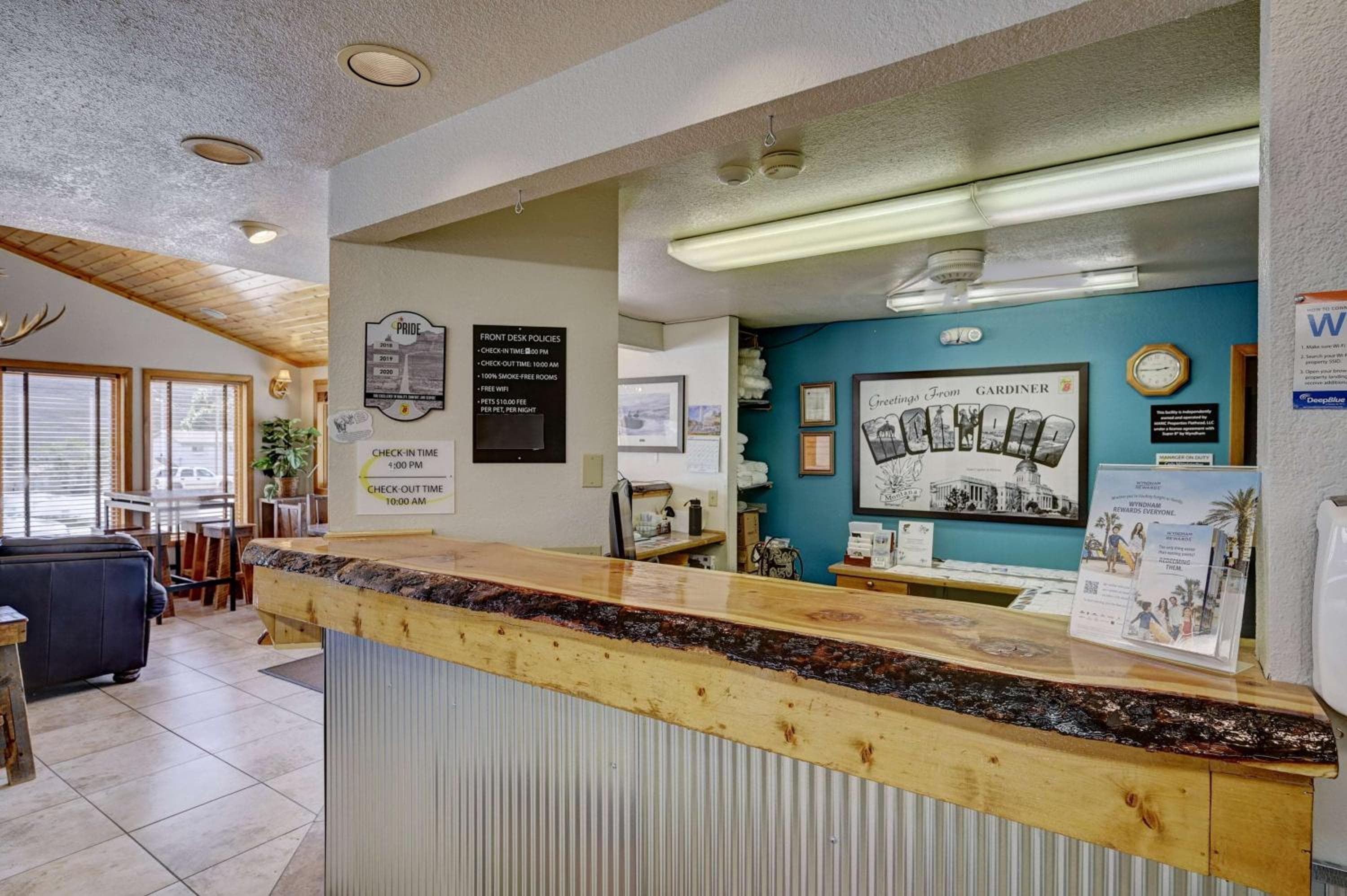 Super 8 by Wyndham Gardiner/Yellowstone Park Area