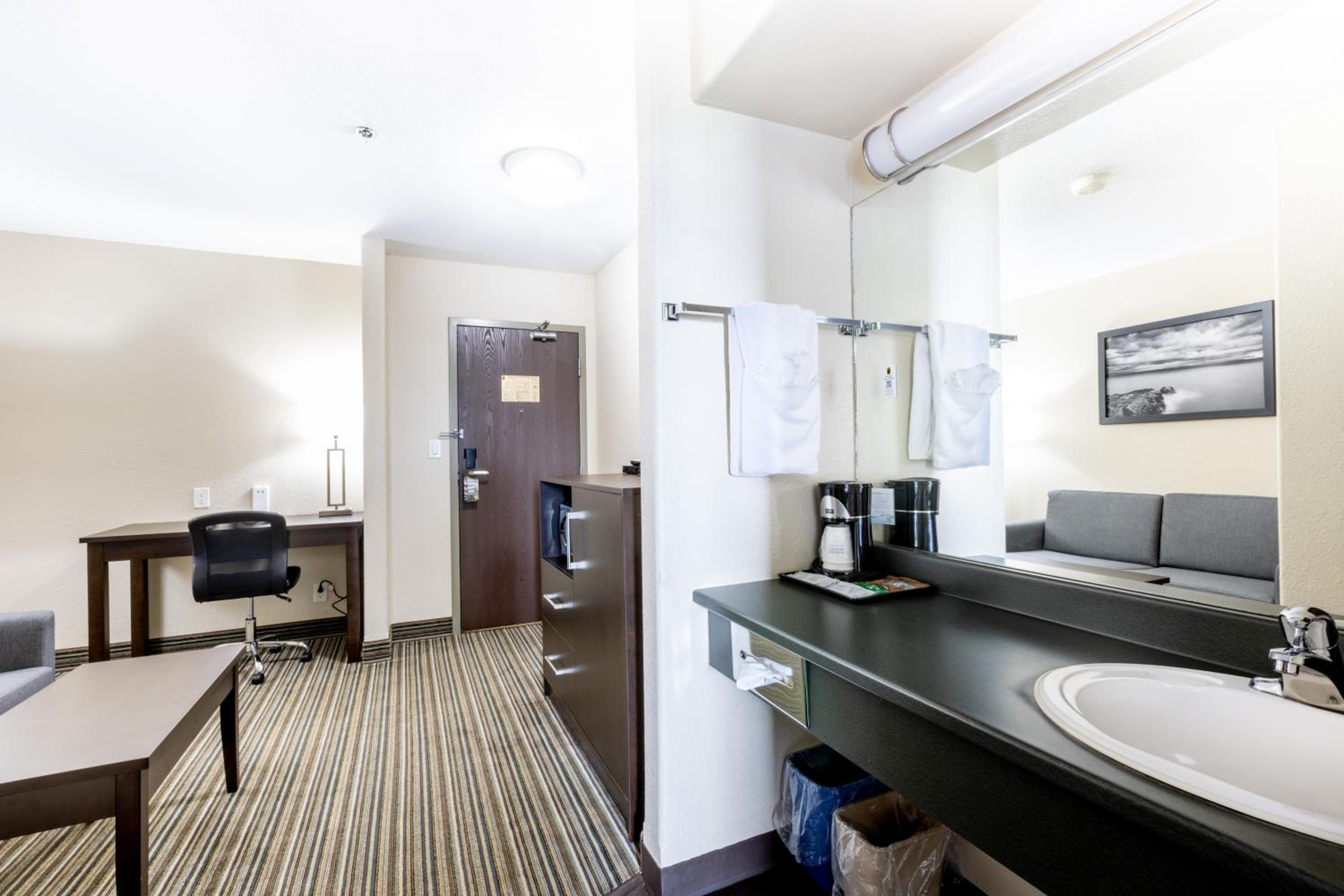 Super 8 by Wyndham Truro NS