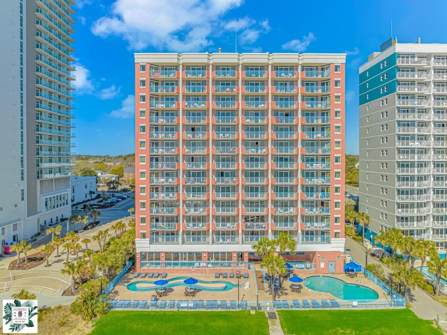 Spacious Oceanfront 2 Bedroom Suite - Sleeps 8! - Roxanne Towers Unit 406