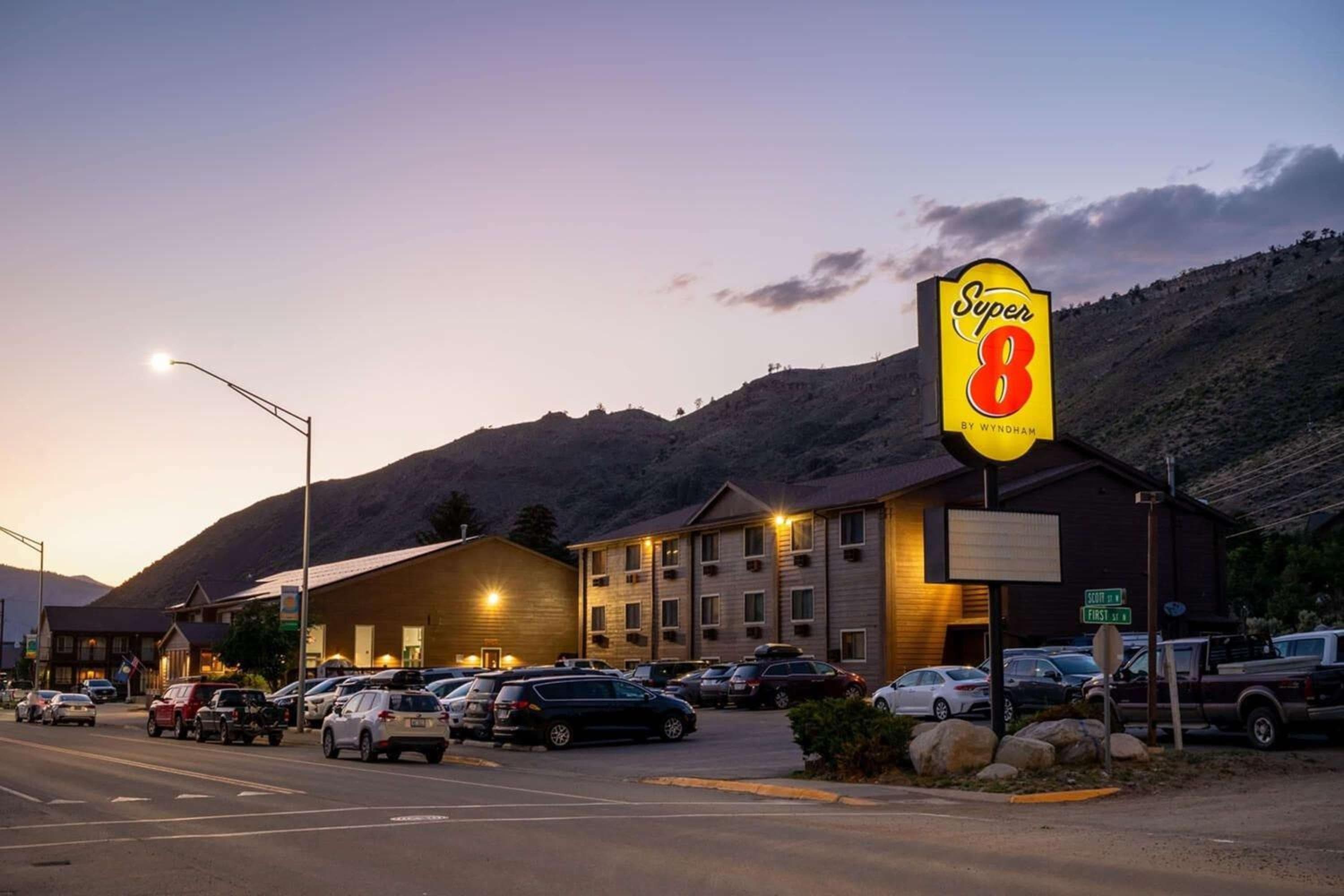 Super 8 by Wyndham Gardiner/Yellowstone Park Area