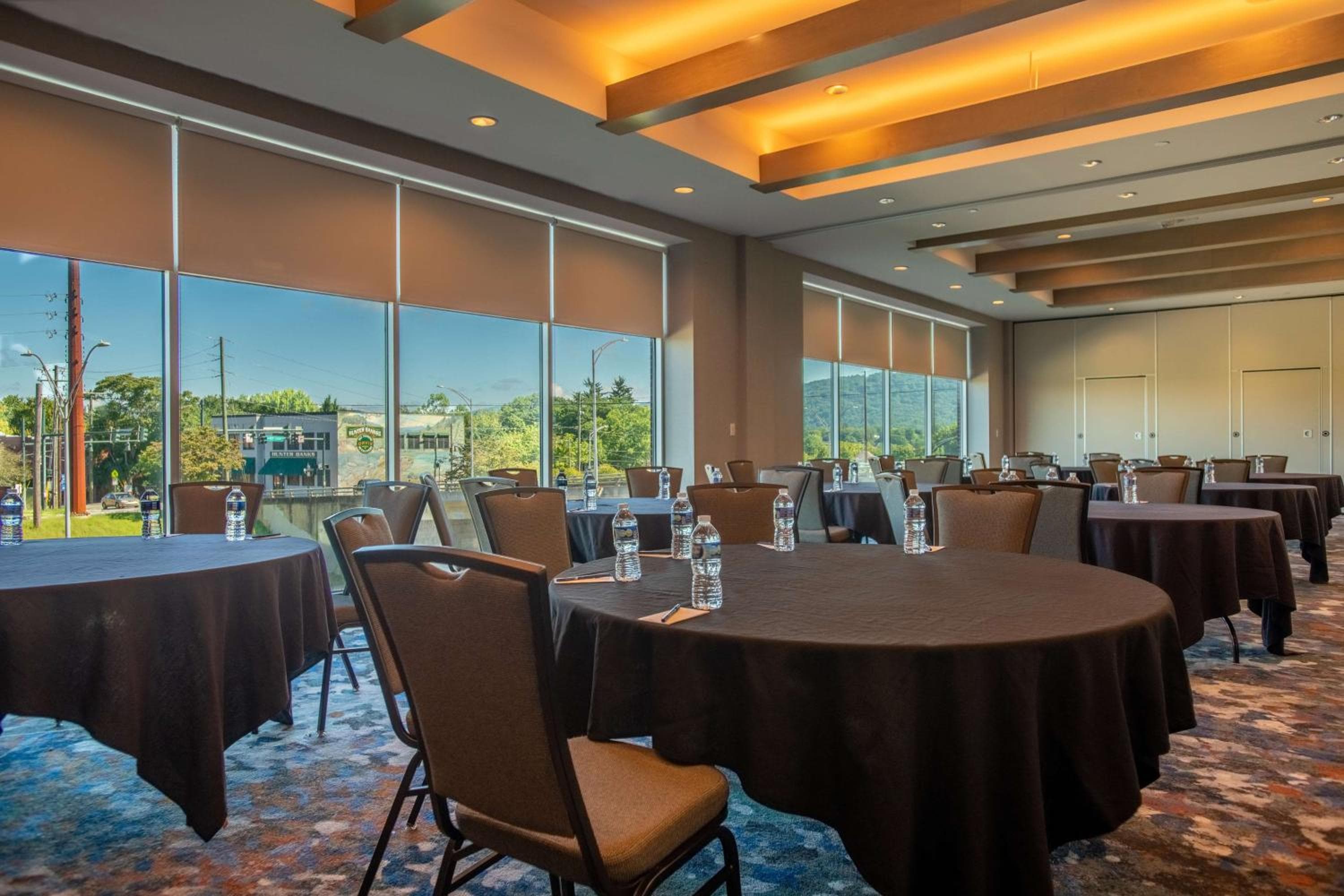DoubleTree by Hilton Asheville Downtown
