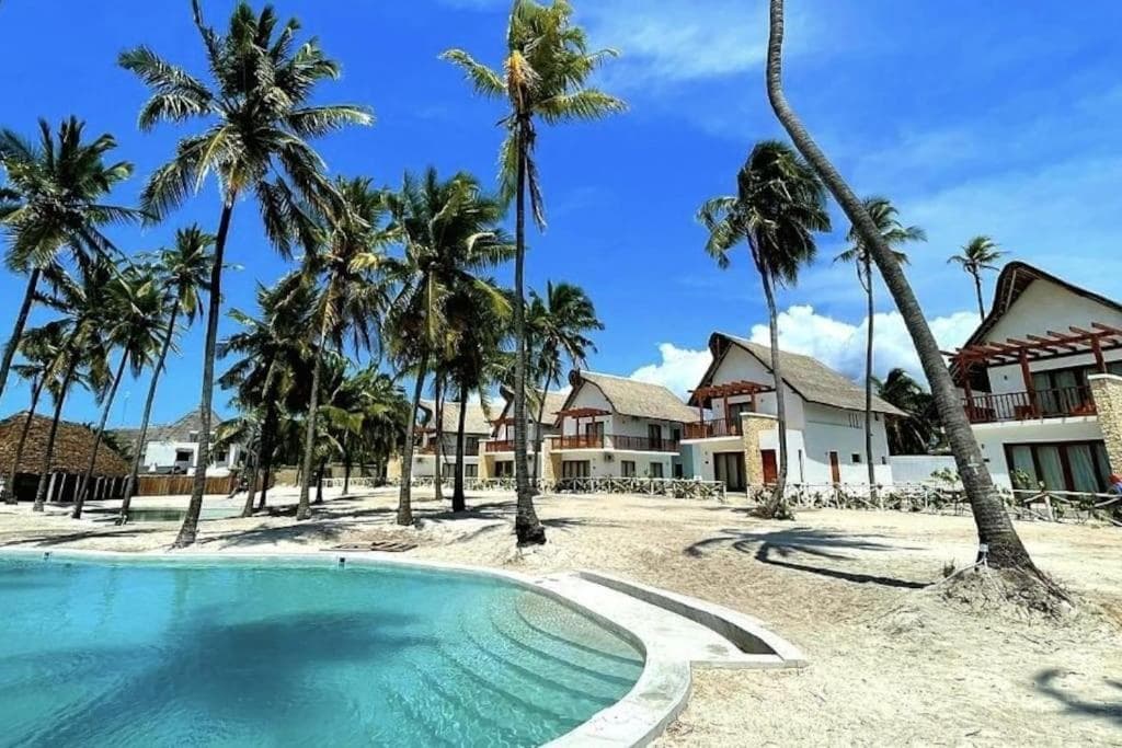 Ocean Front Villa with pool 8, Zanzibar