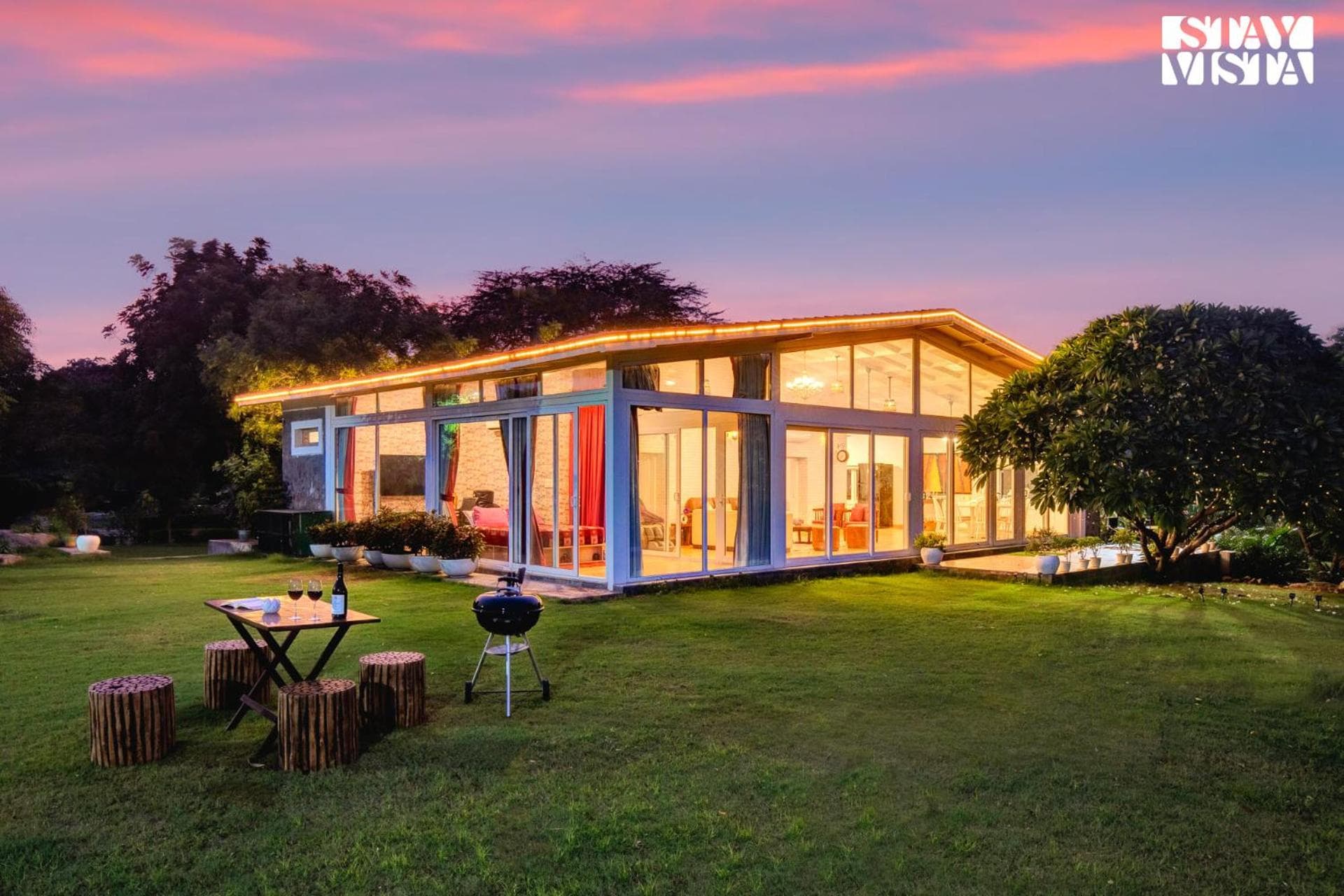 StayVista at Idyllic Farmhouse - A Glasshouse