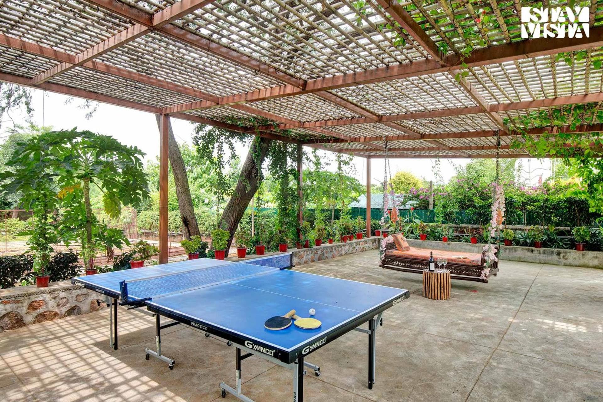 StayVista at Idyllic Farmhouse - A Glasshouse