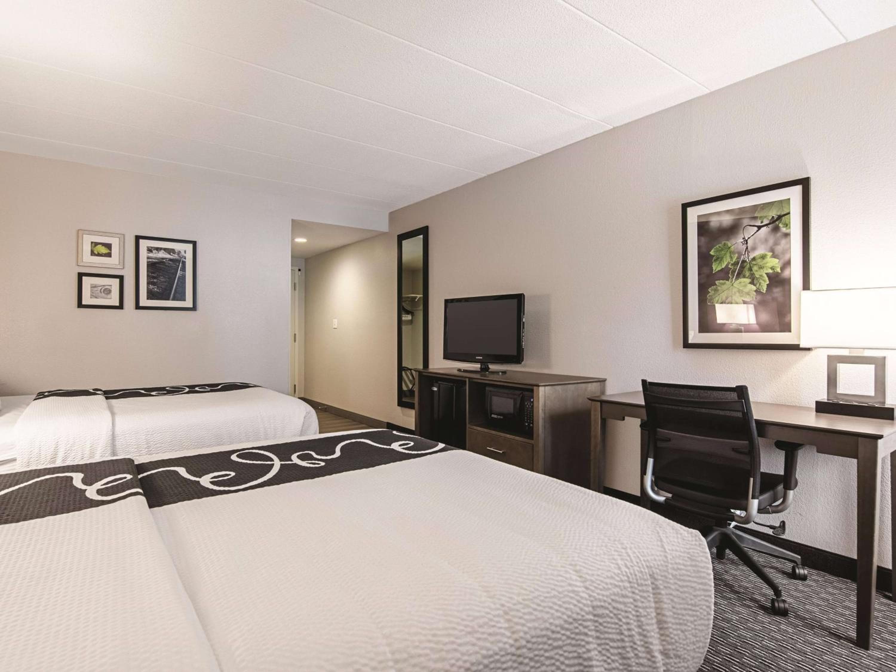 La Quinta Inn & Suites by Wyndham Portland DT Maine Med