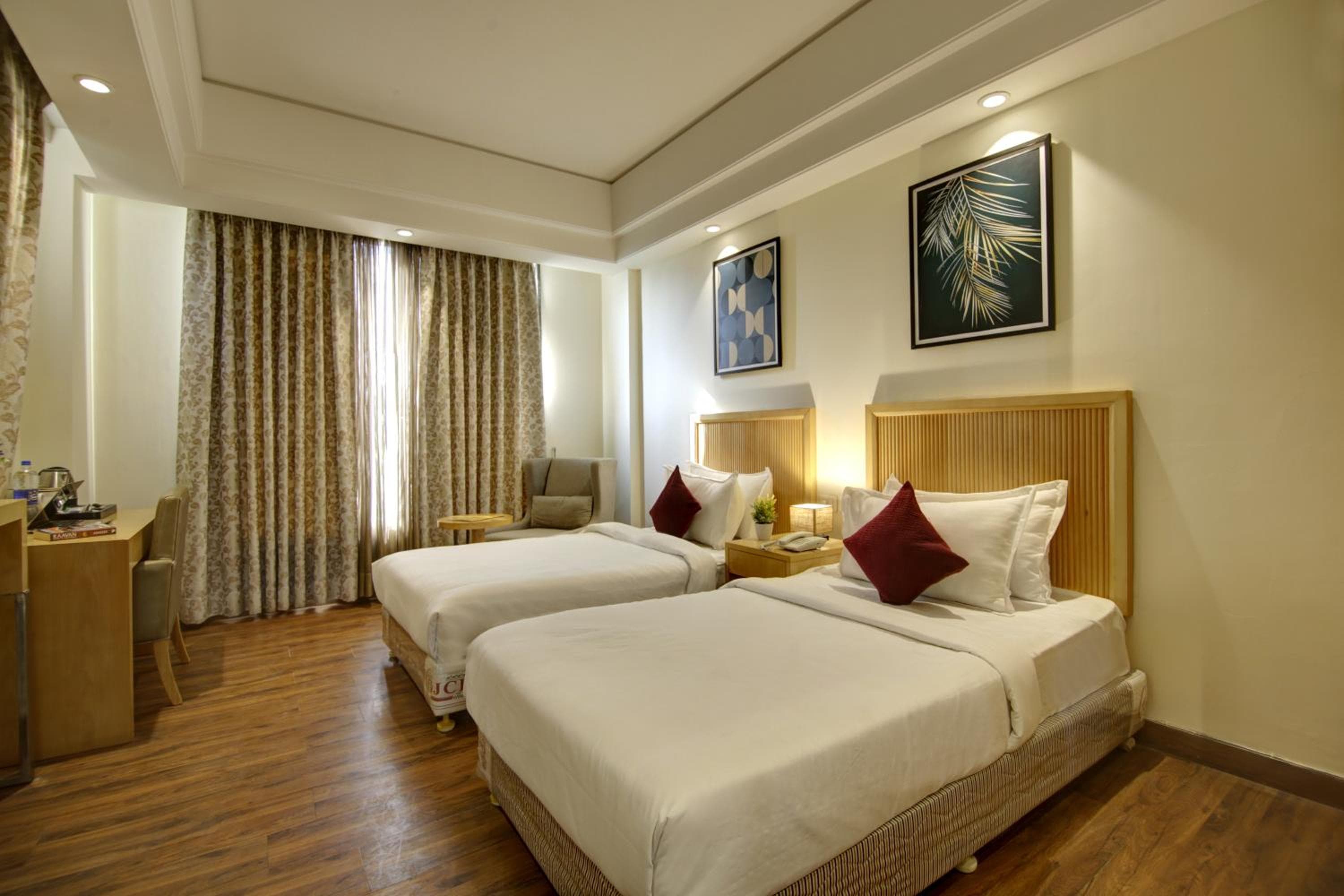 Saltstayz Select - Galleria Market & Golf Course Road