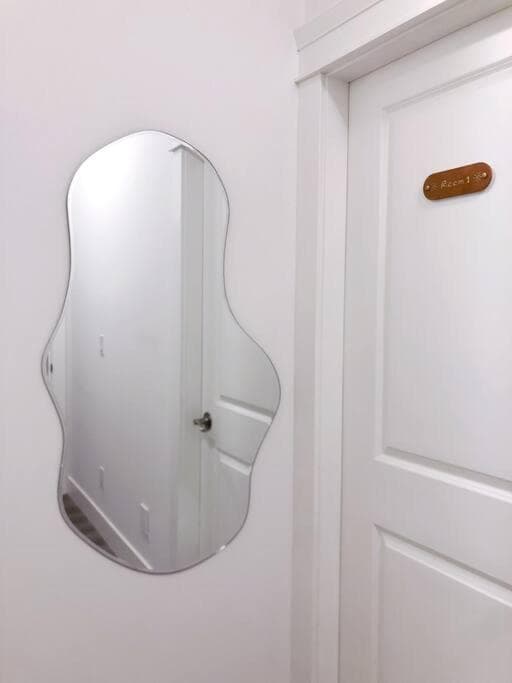 Si & Daniel Home Near YVR Airport & Skytrain Separate Entry Free Parking