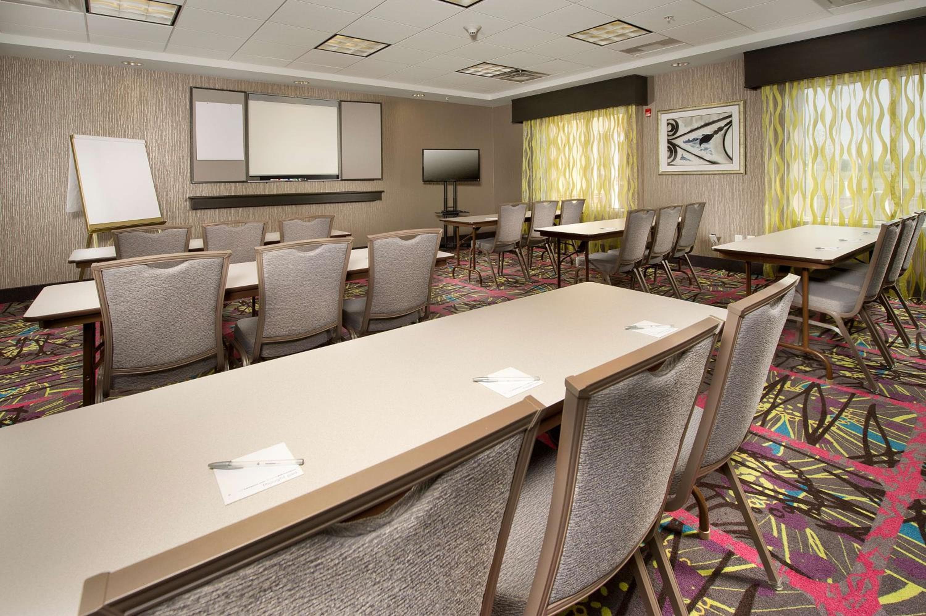 Hampton Inn & Suites - Buffalo Airport