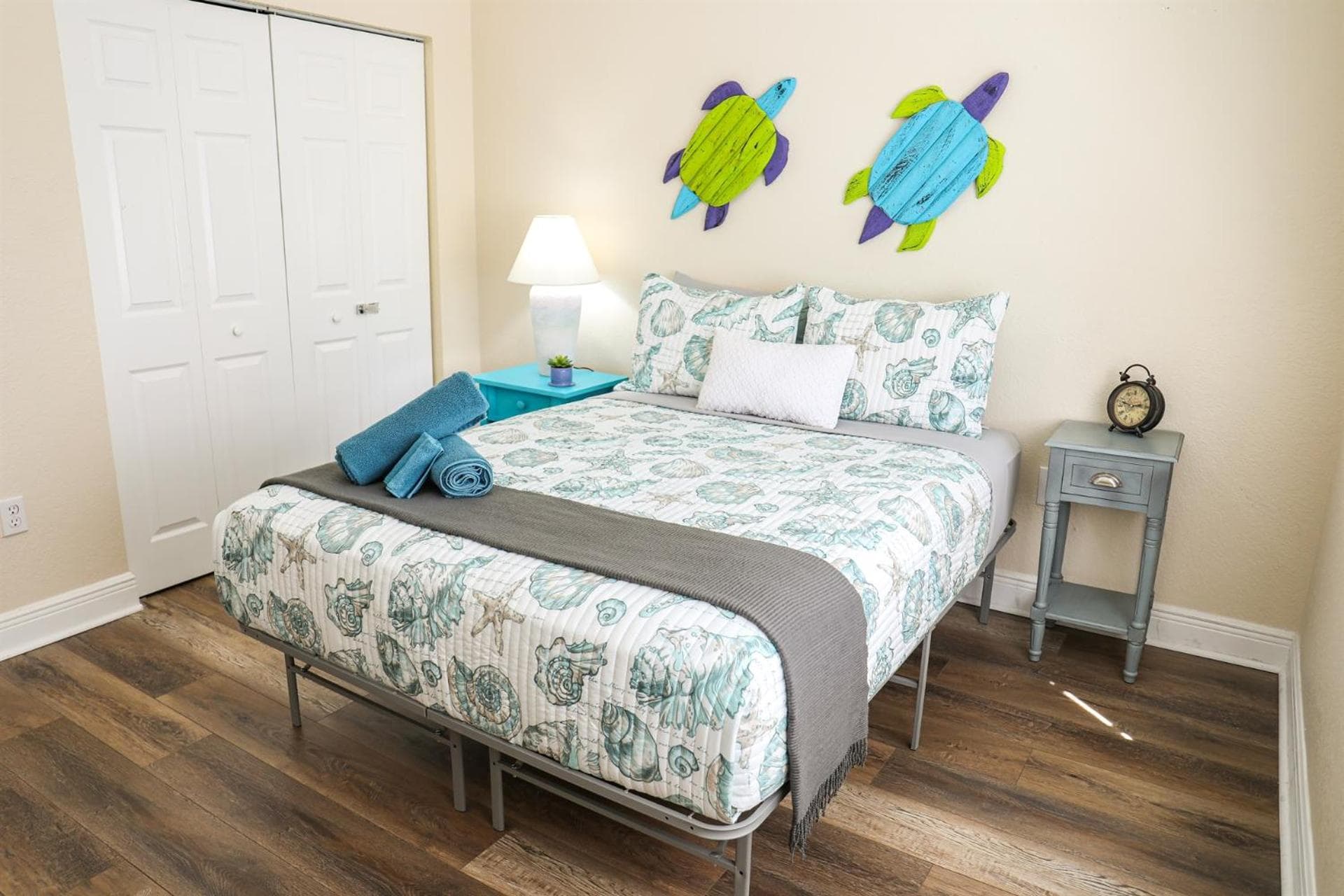 Tradewinds Retreat - Pool, 15 min to Clearwater Beach