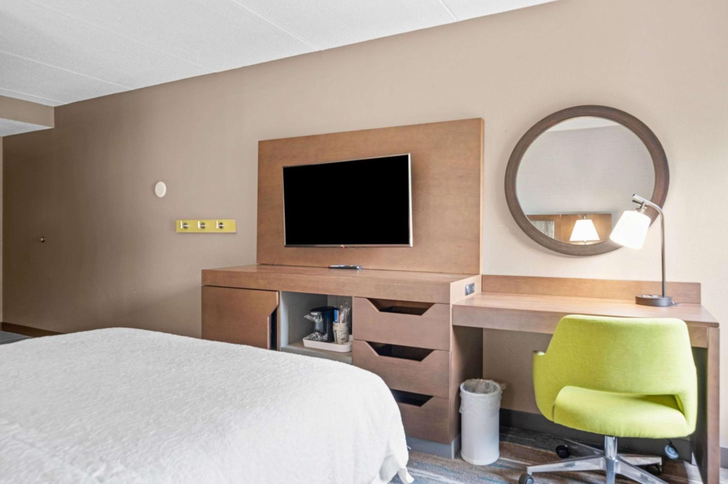 Hampton Inn Cleveland-Westlake