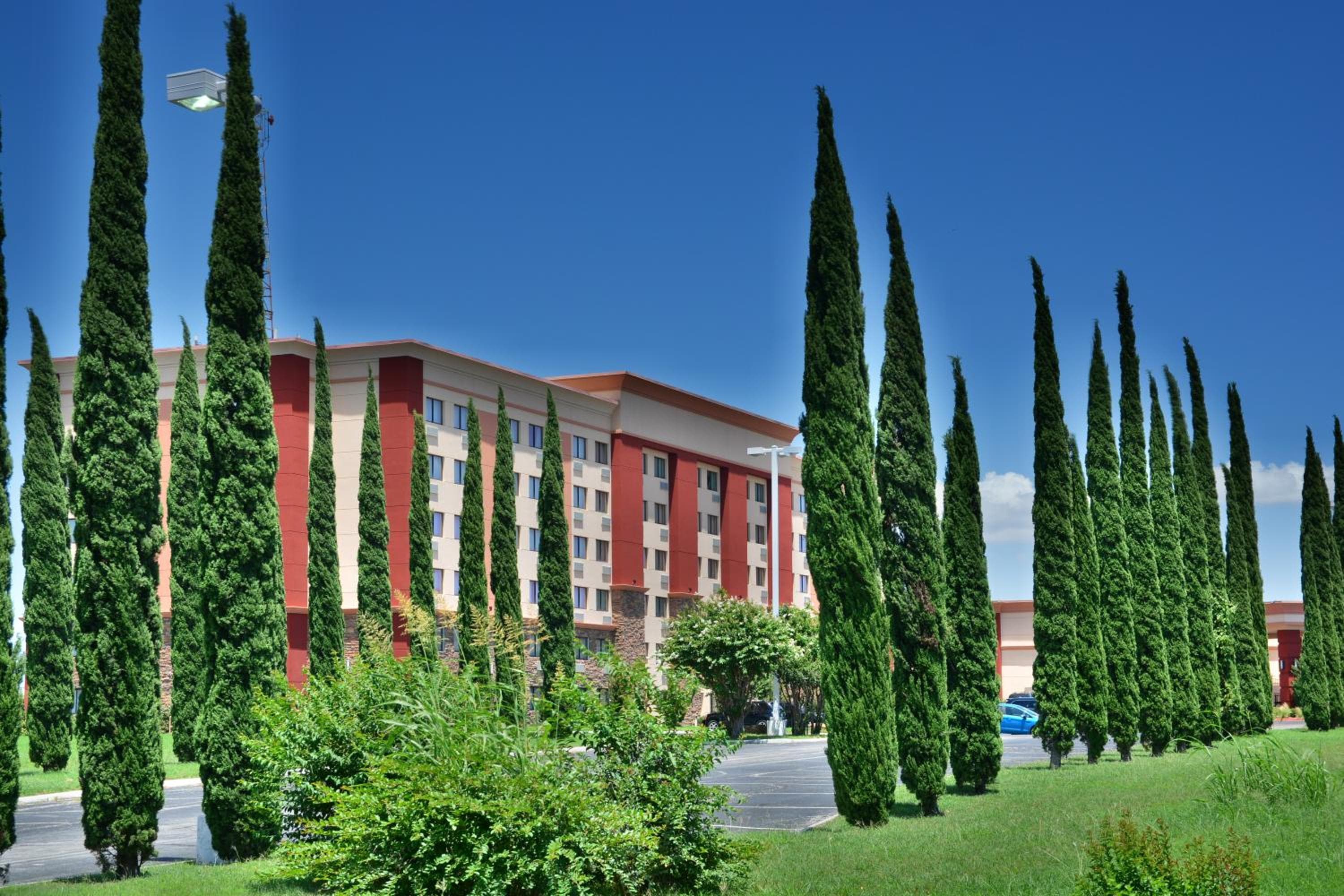 Lux Hotel & Spa
