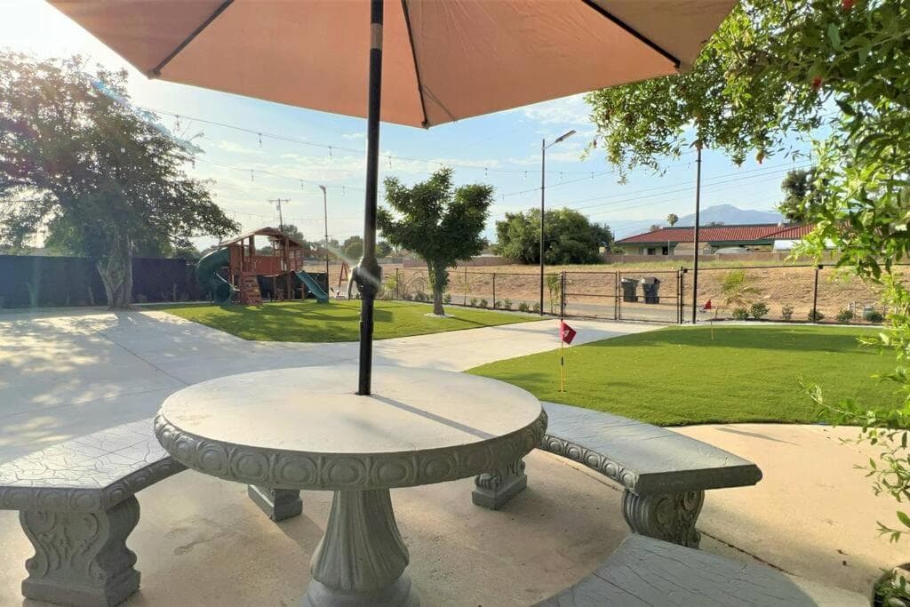 Family/Pet friendly home-Redlands-CA