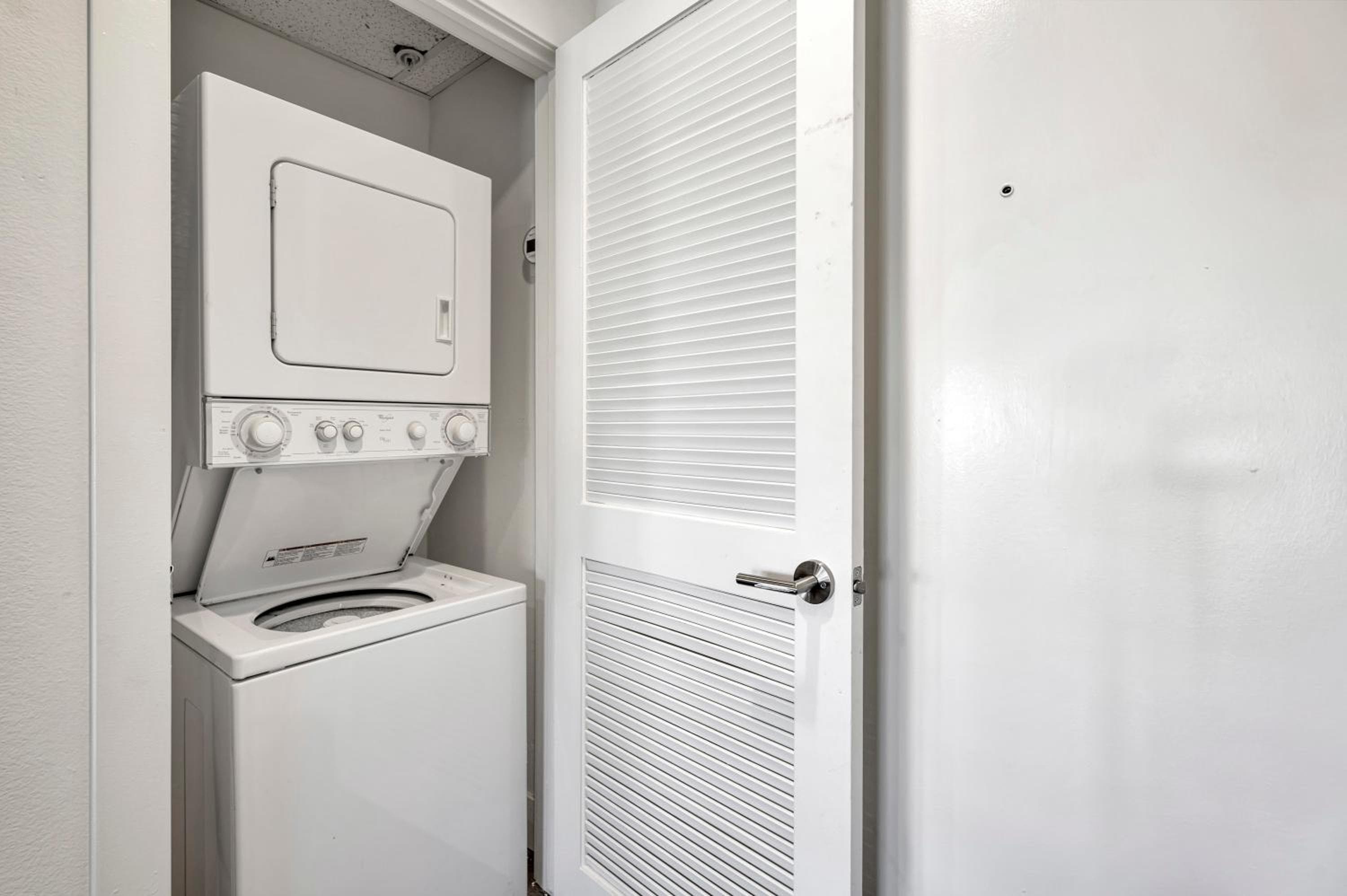 10 Cozy apartment heart of Santa Monica
