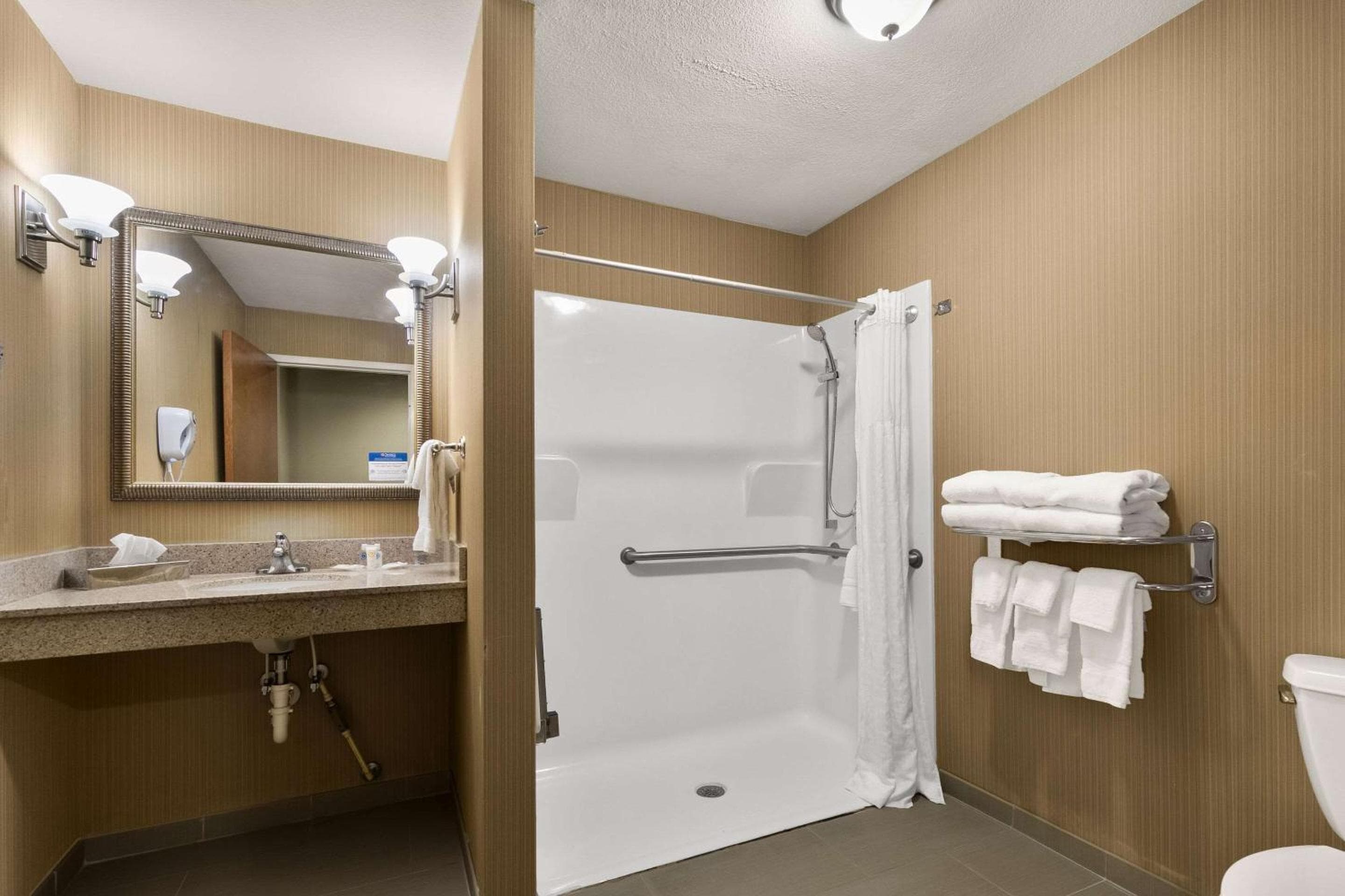 Comfort Suites Commerce