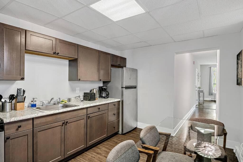 HBG 1BR: Modern Vintage Gem