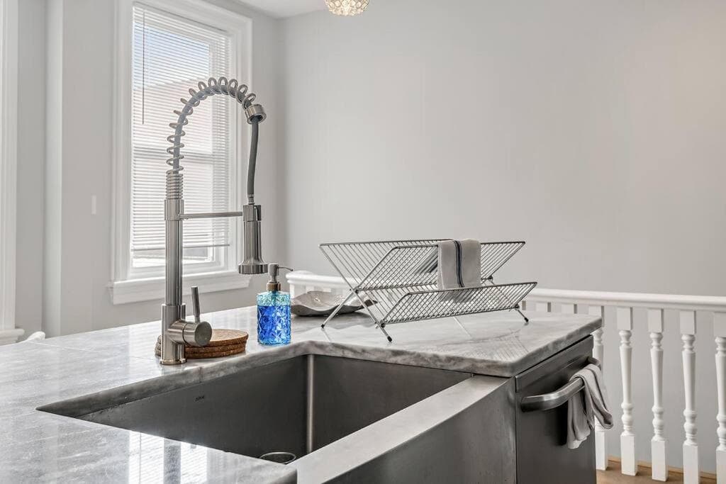 Charming HBG Haven: Cozy 1BR Apt