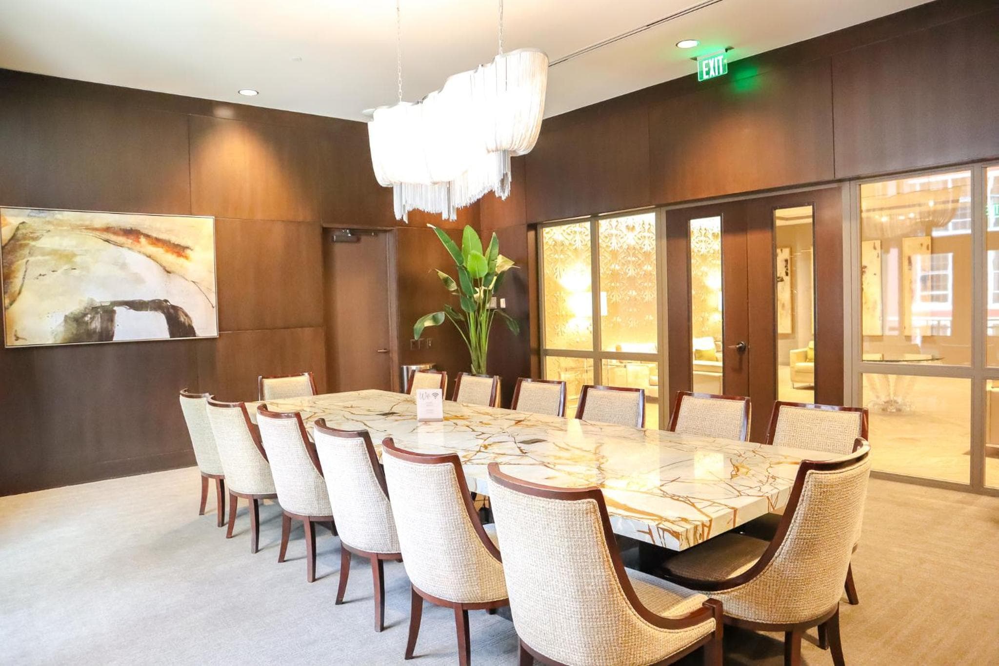 Downtown Houston High-Rise, a Powerhouse of Luxury
