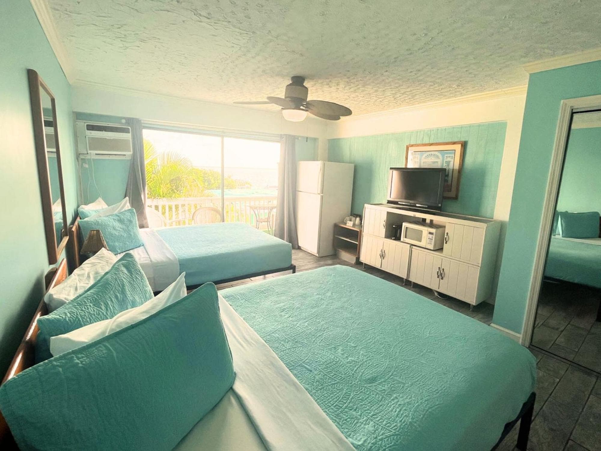 Conch Key Fishing Lodge & Marina