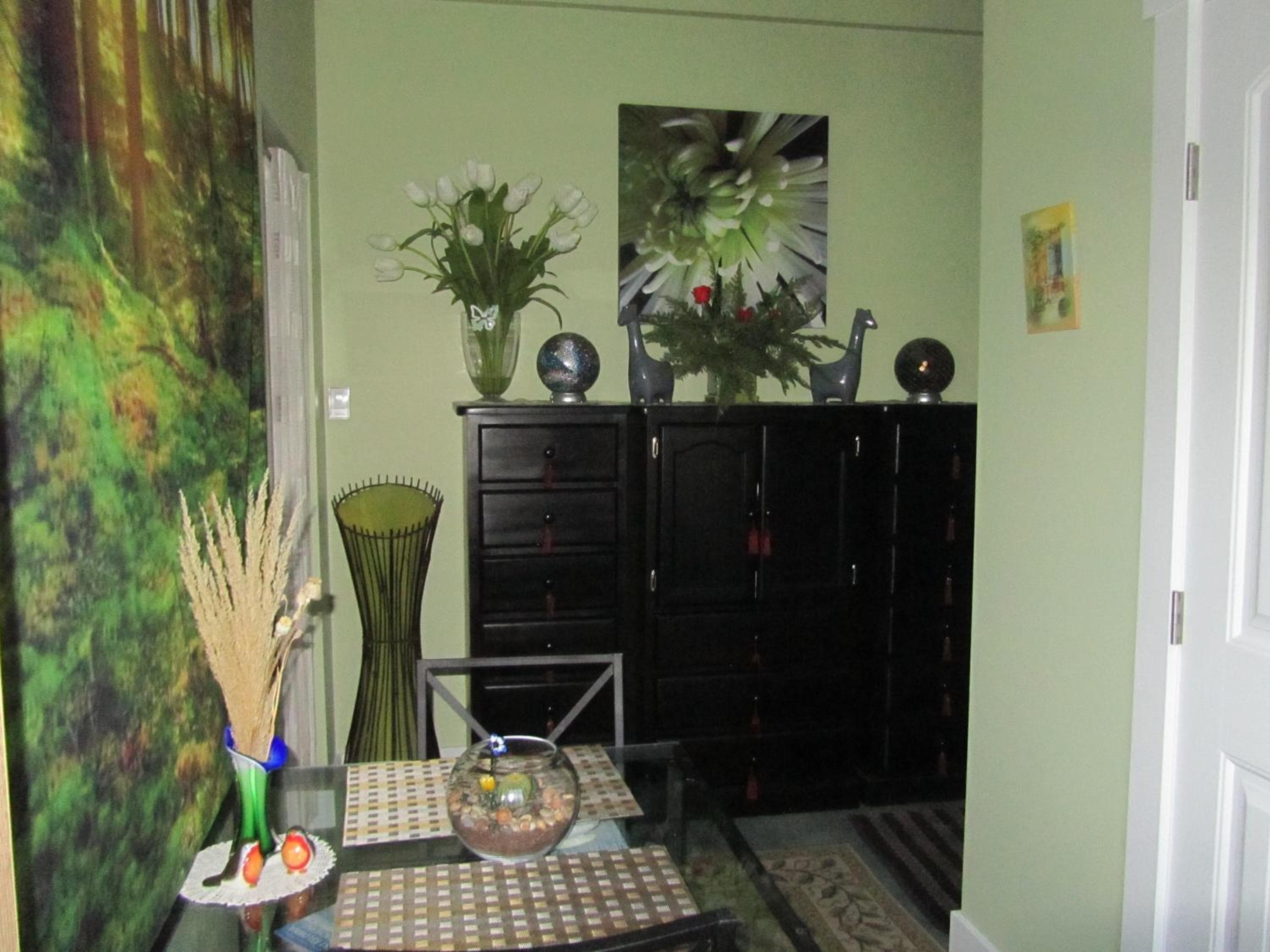 Private small suite with private bathroom and parking on property