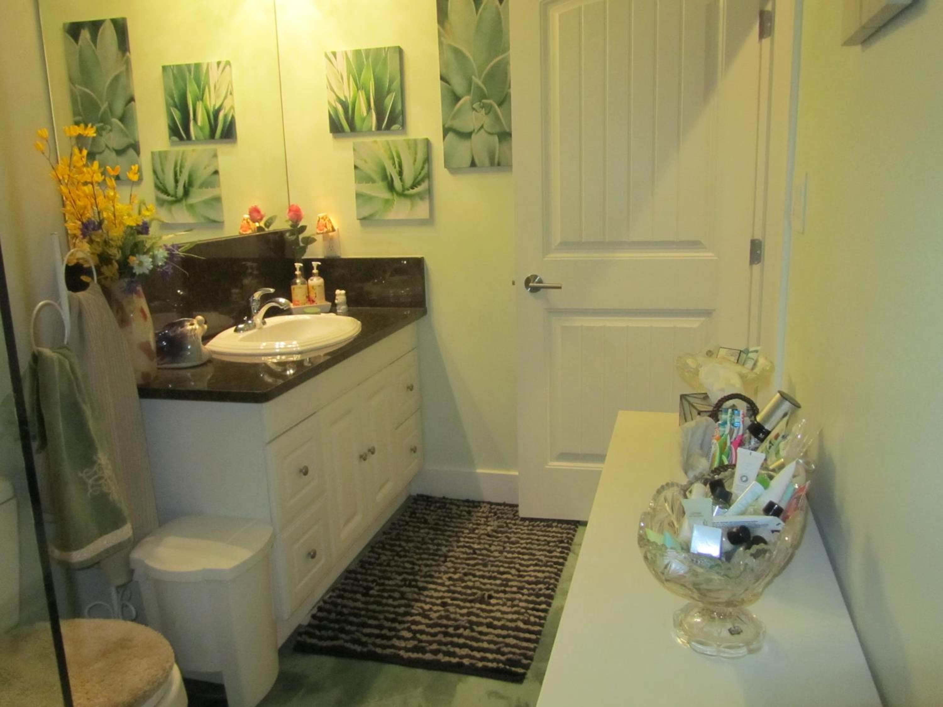 Private small suite with private bathroom and parking on property