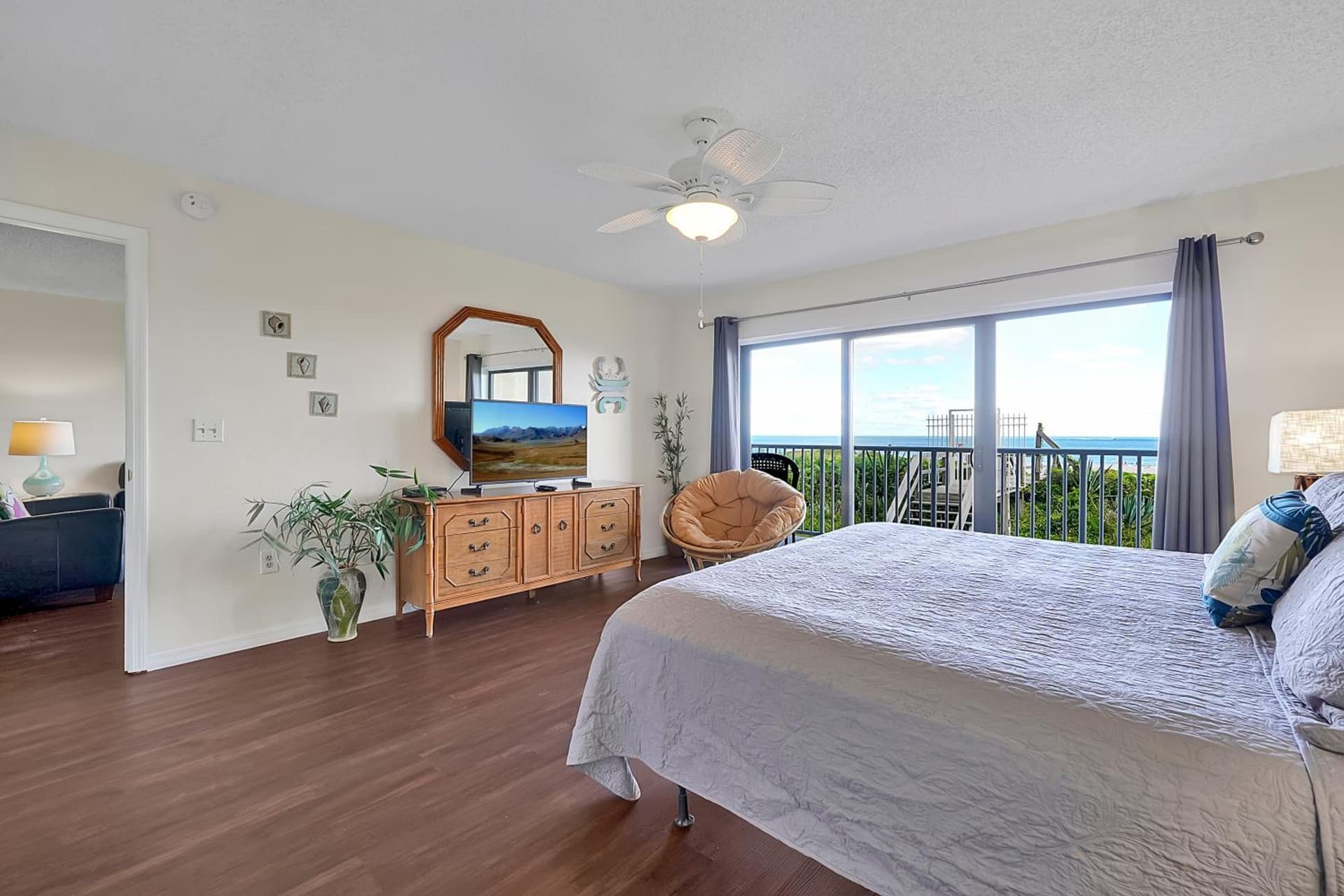 Stunning Beachfront Apartment Near Cocoa Beach Pier