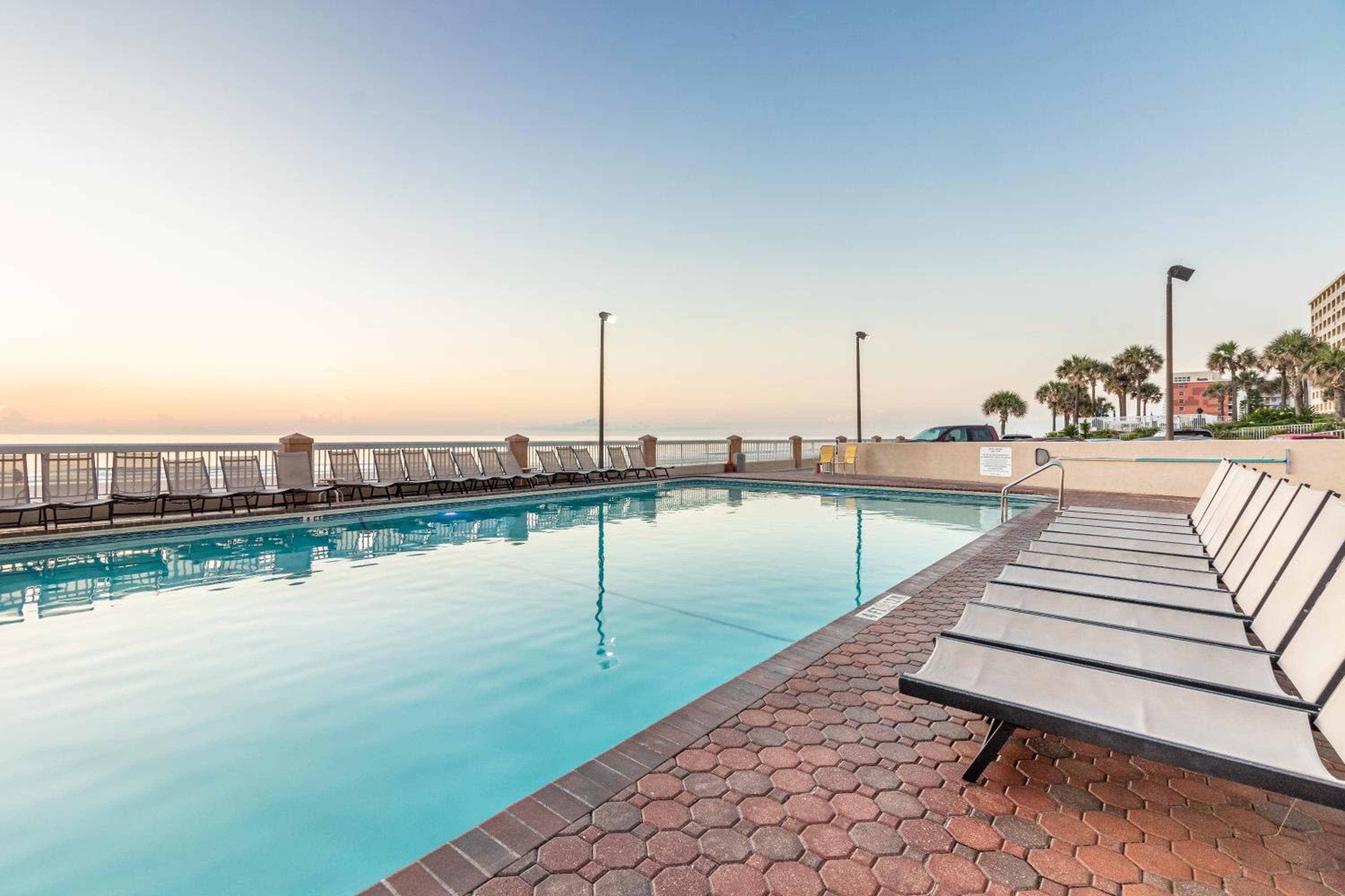 Hampton Inn Daytona Shores-Oceanfront
