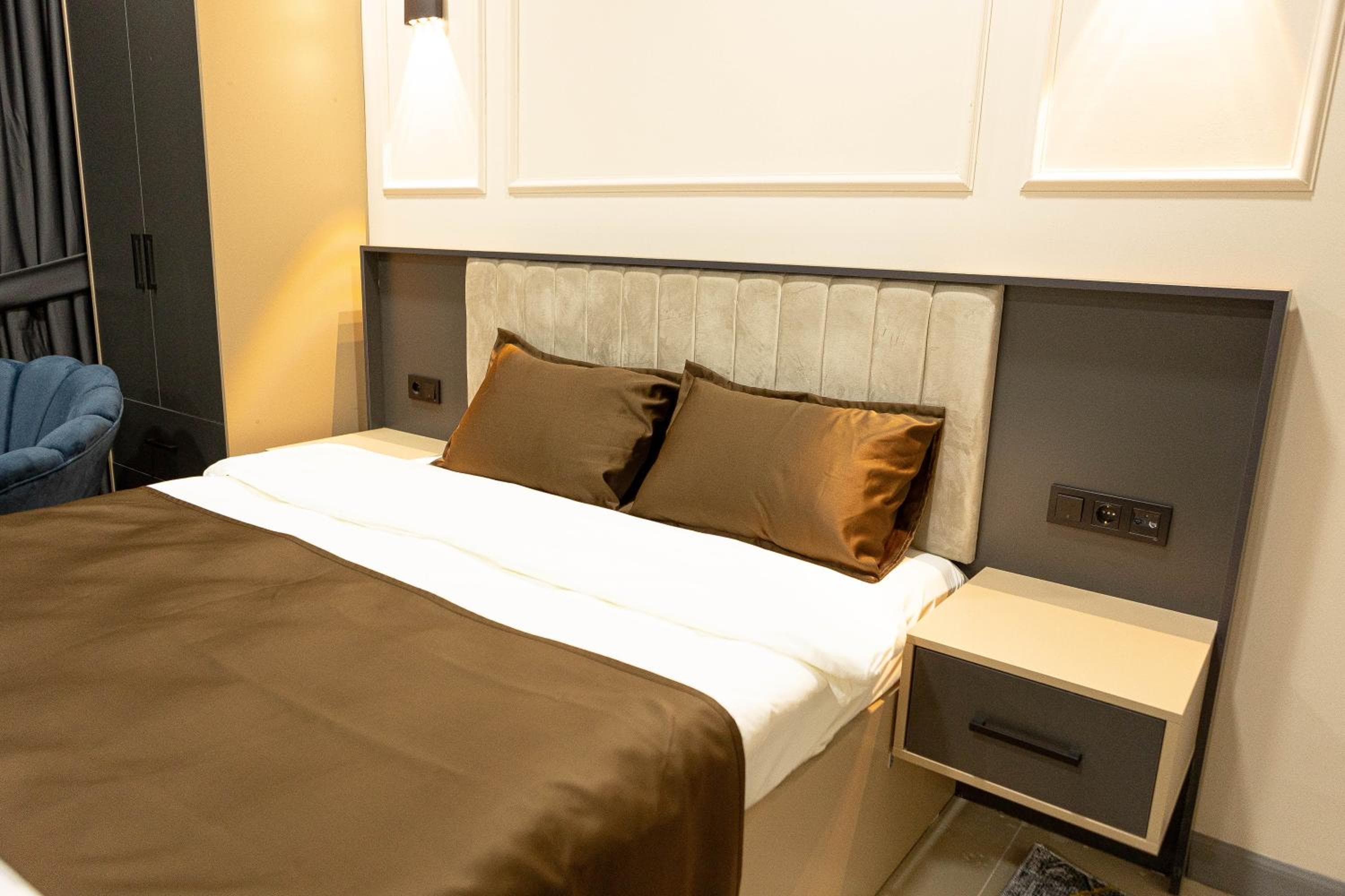 City Night Suites & Hotels
