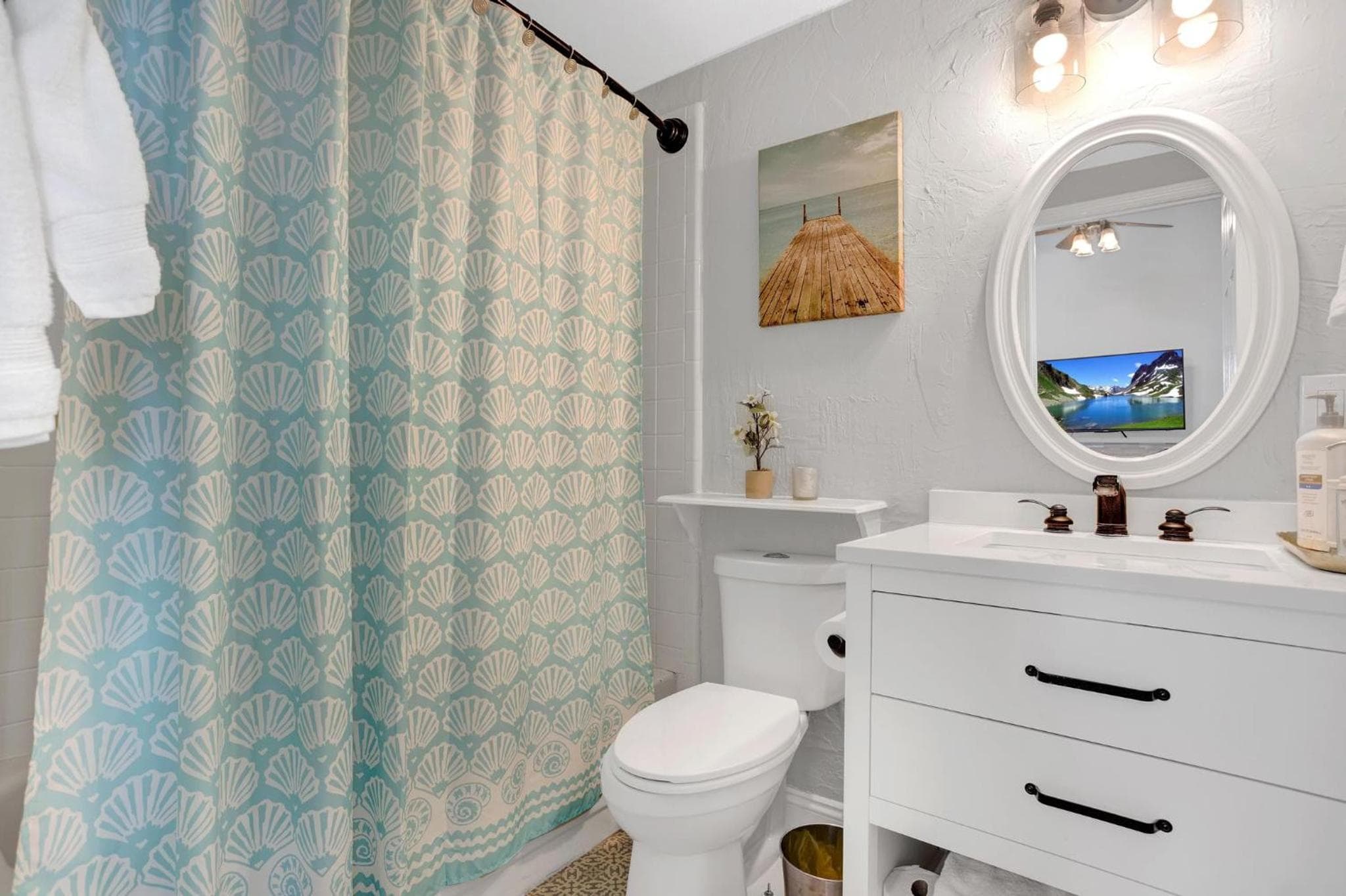 Sunny Retreat near Golf Courses and Mayo Clinic